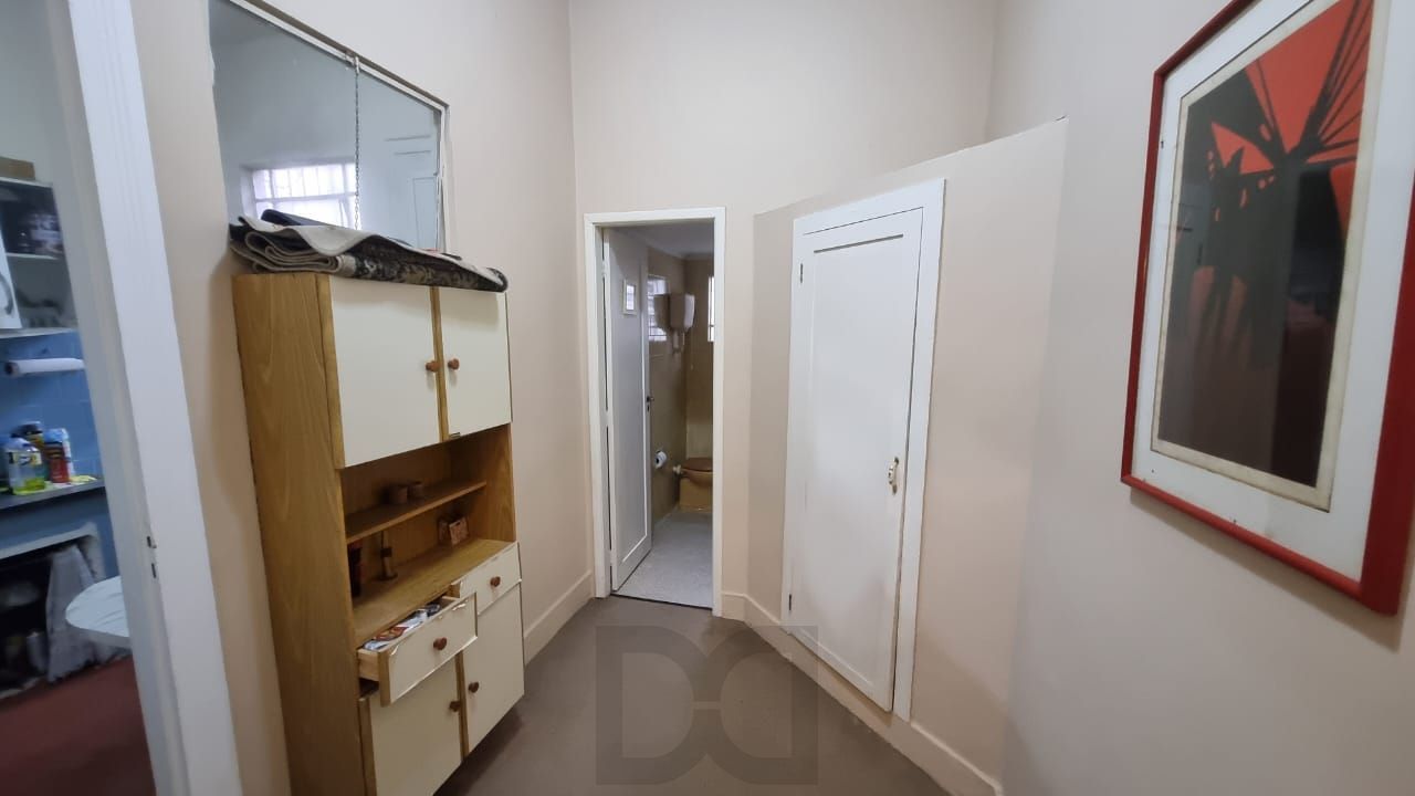 ótima casa transformada em comercial, com 3 salas, banho social, cozinha, pátio, em localização privilegiada no bairro. — foto 14