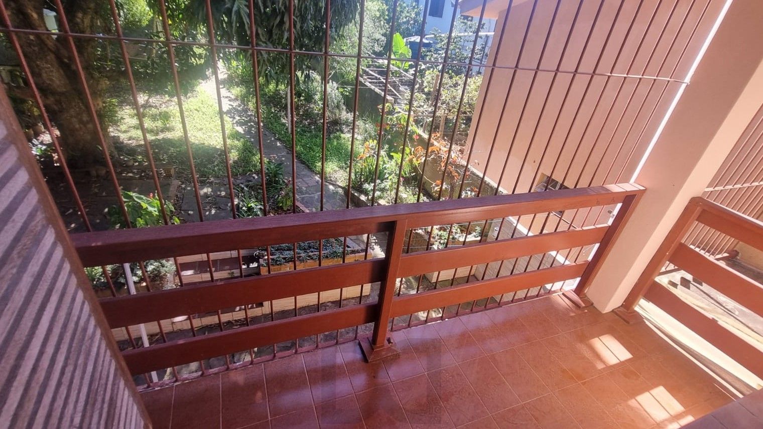 Ótima Residência com 5 dormitórios e 2 suítes. Bairro Santa Tereza. — foto 49