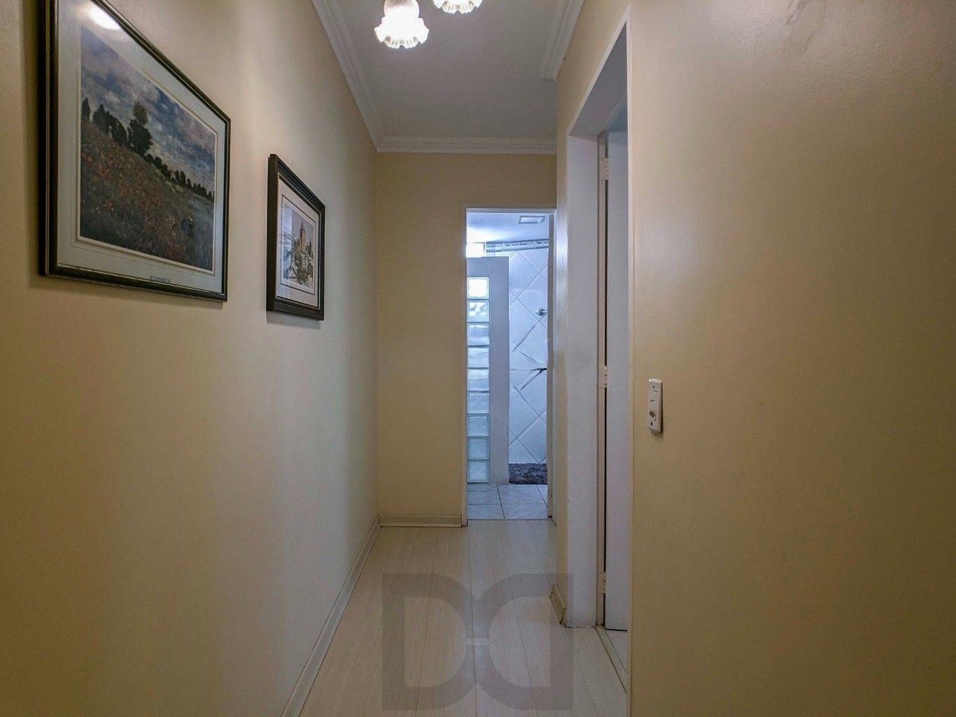 Apartamento à venda no bairro Menino Deus. Localizado em frente ao Parque Marinha do Brasil. O imóvel conta com 2 dormitórios e 1 vaga coberta. — foto 12