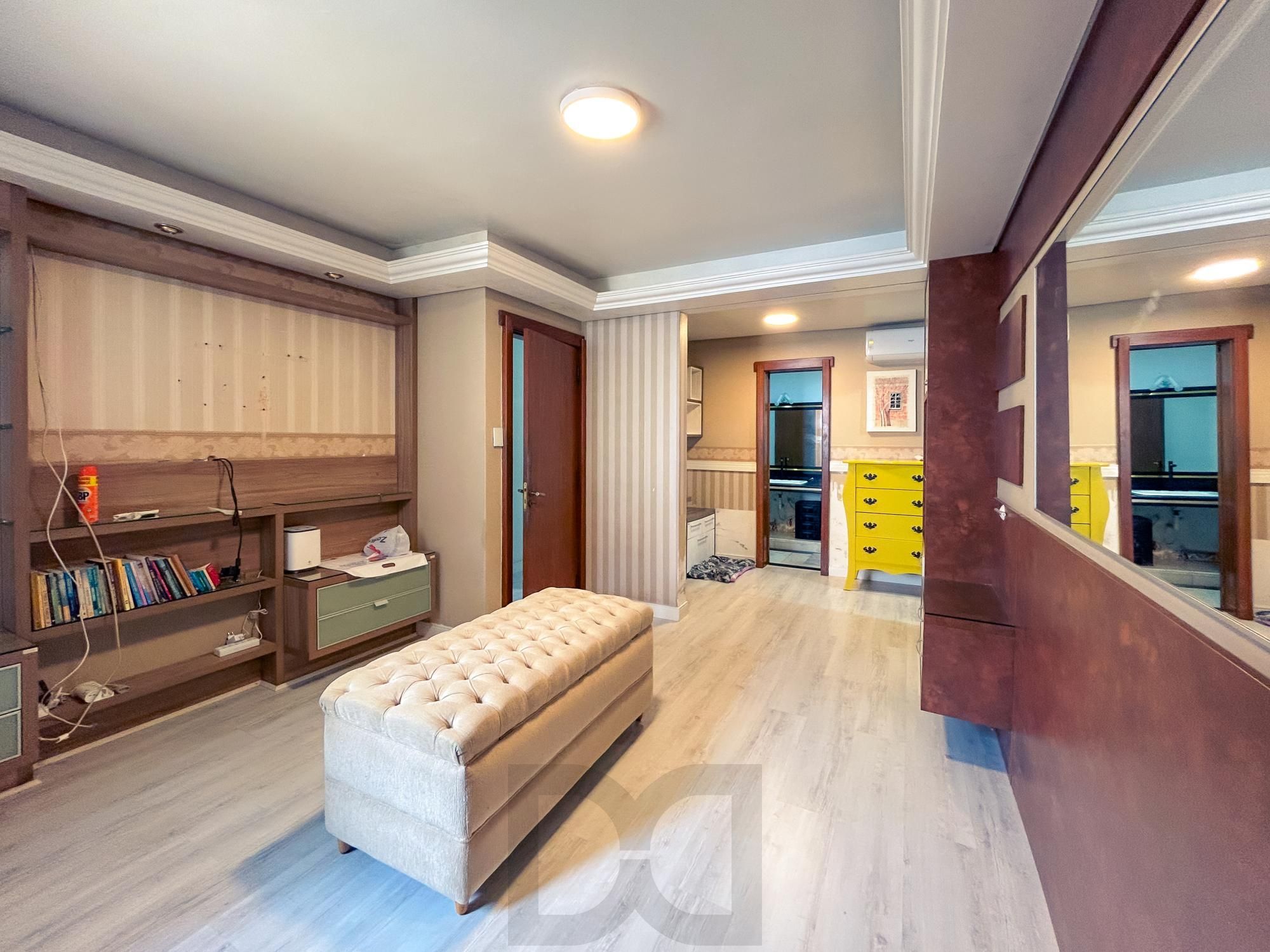 " Oportunidade" Linda Casa com 4 dormitórios, piscina, lareira e Salão de festas semimobiliada  Bairro Vila assunção — foto 19