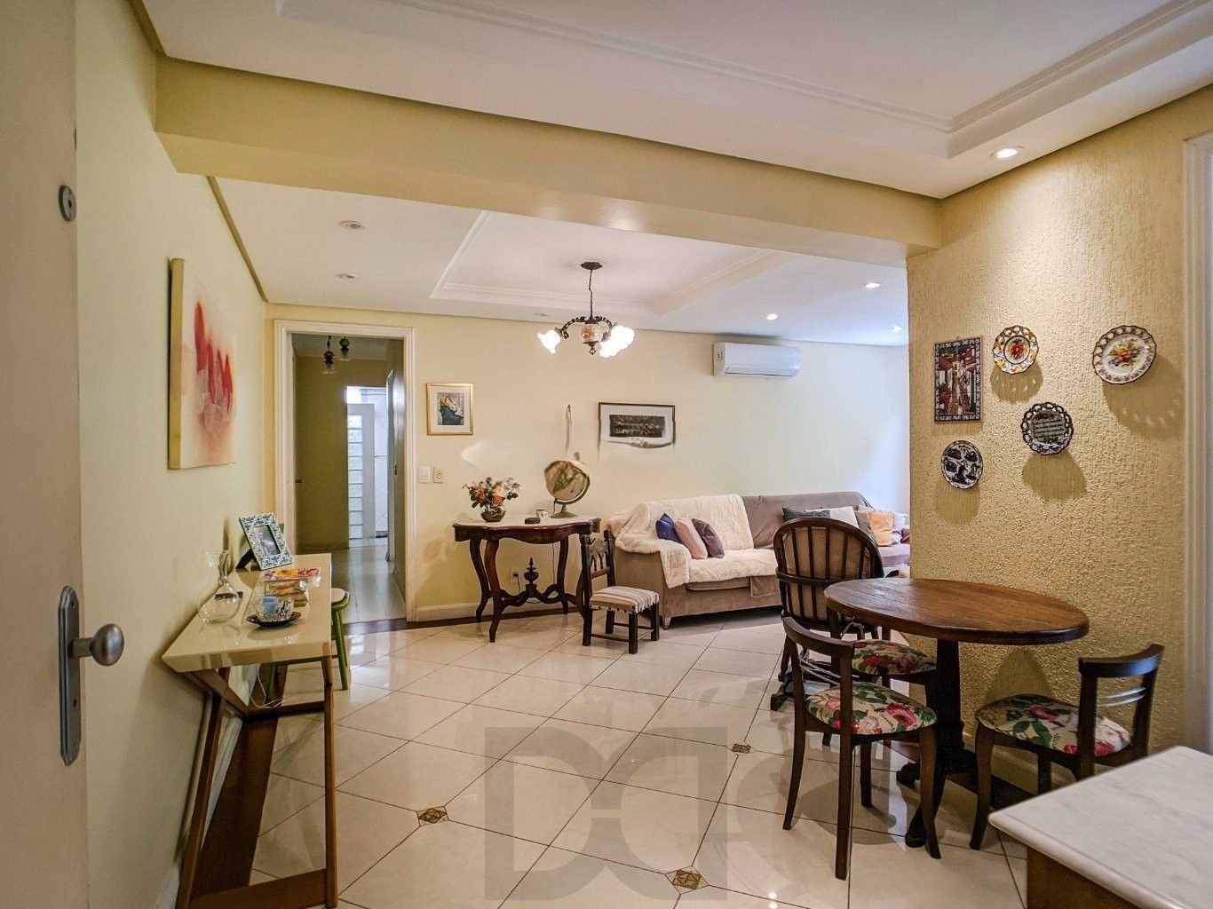 Apartamento à venda no bairro Menino Deus. Localizado em frente ao Parque Marinha do Brasil. O imóvel conta com 2 dormitórios e 1 vaga coberta. — foto 5