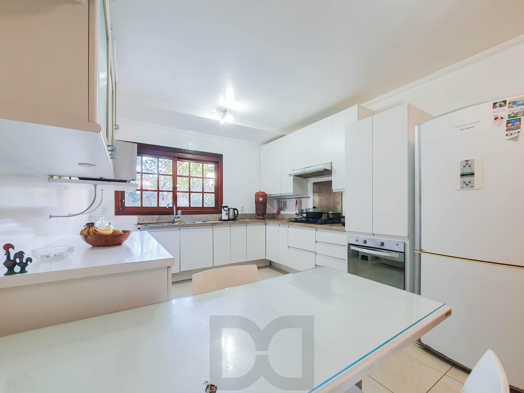 Linda e Ampla Casa com 4 dormitórios no Bairro Ipanema. — foto 11