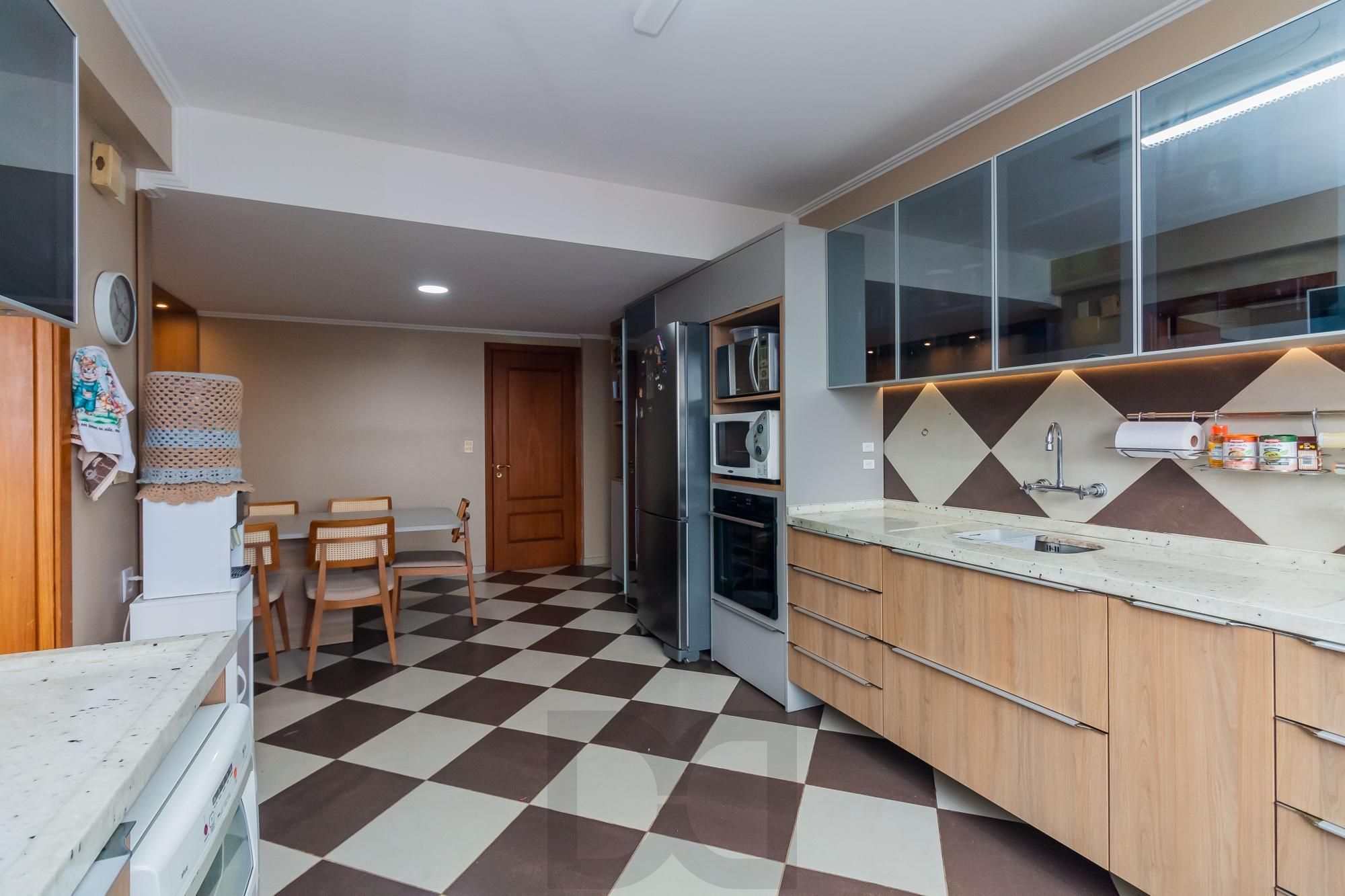 Maravilhoso apartamento no Bairro Moinhos de Vento com 4 dormitórios e 3 suítes. — foto 12