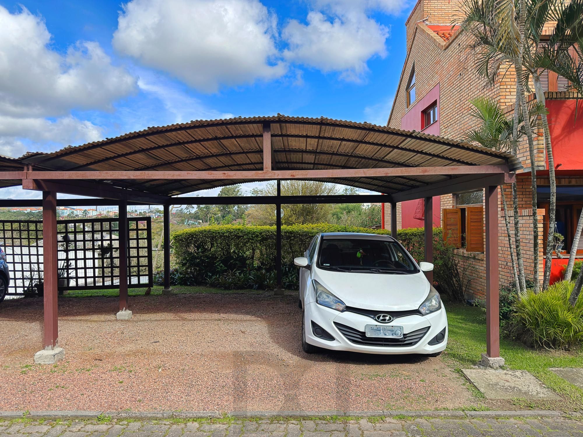 Casa em Condomínio  | 3 Dormitórios, Suíte, Lareira e Churrasqueira — foto 55