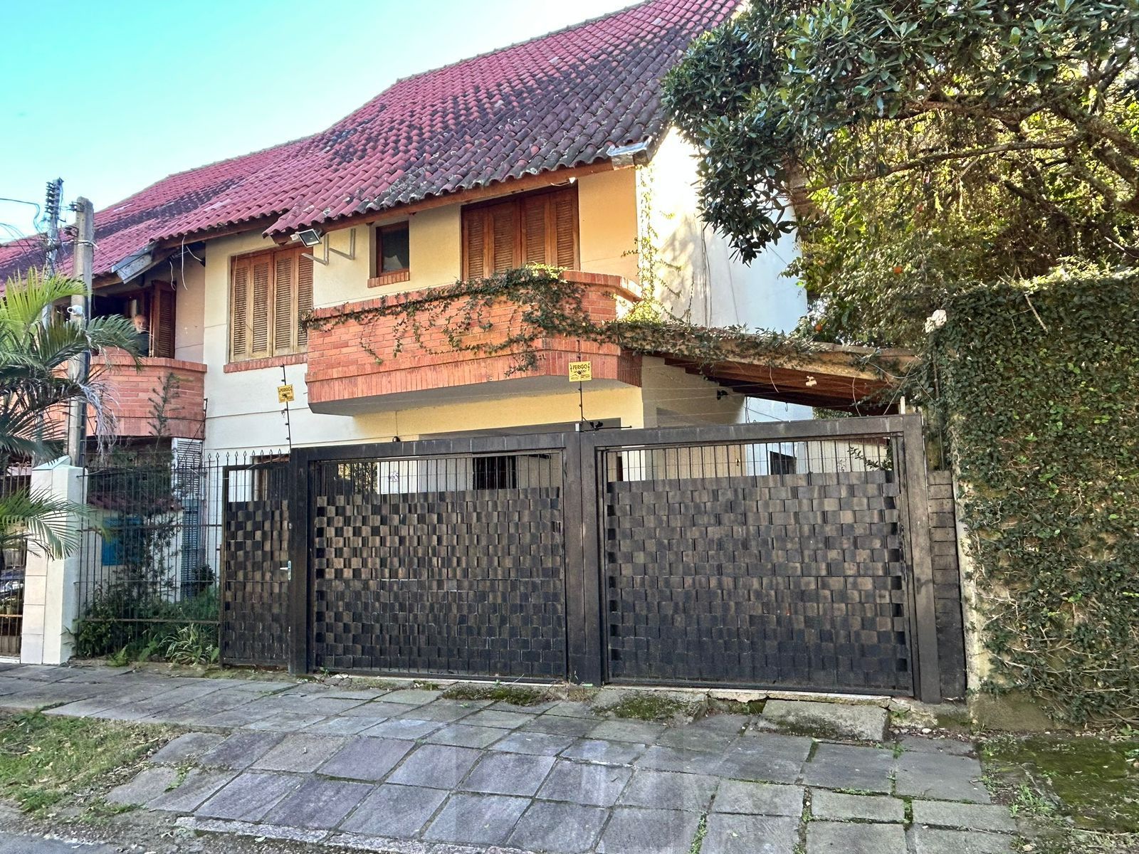 Casa em condomínio com 3 dormitórios e 2 vagas no Guarujá — foto 1