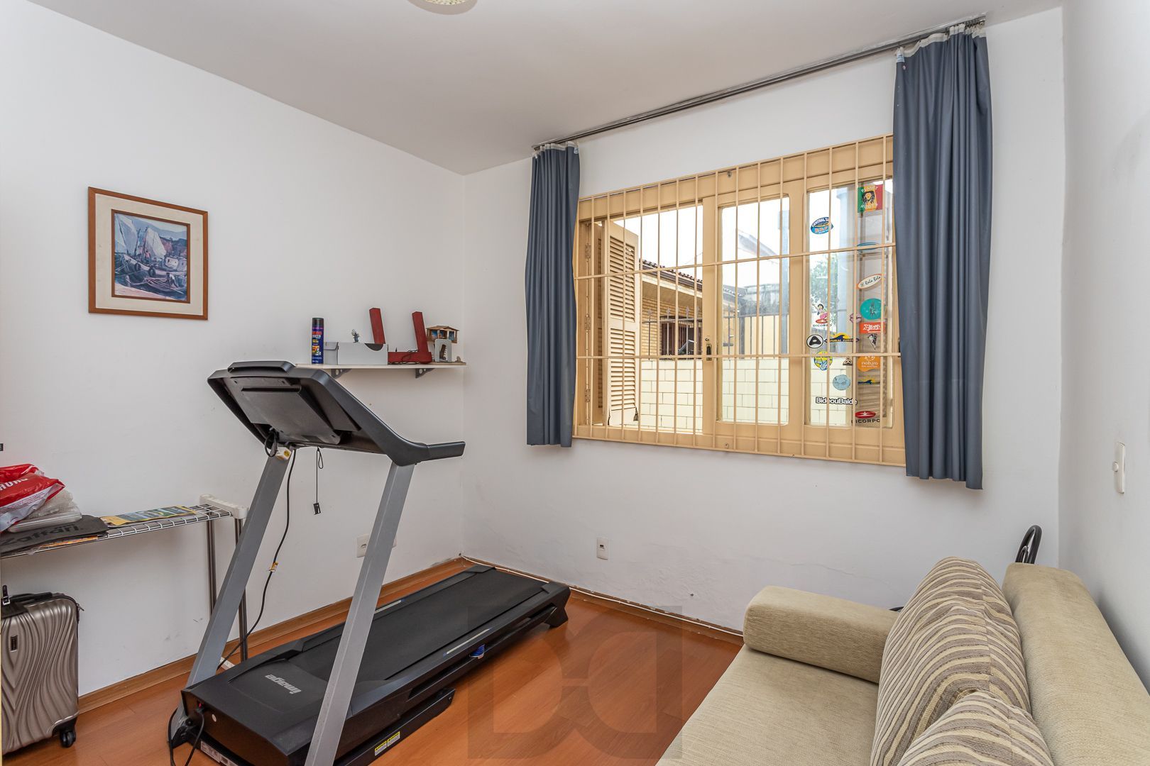 Excelente casa de dois pavimentos no bairro Ipanema, com 238m² de área privativa, 4 dormitórios, 1 suíte e 2 vagas de garagem. — foto 23