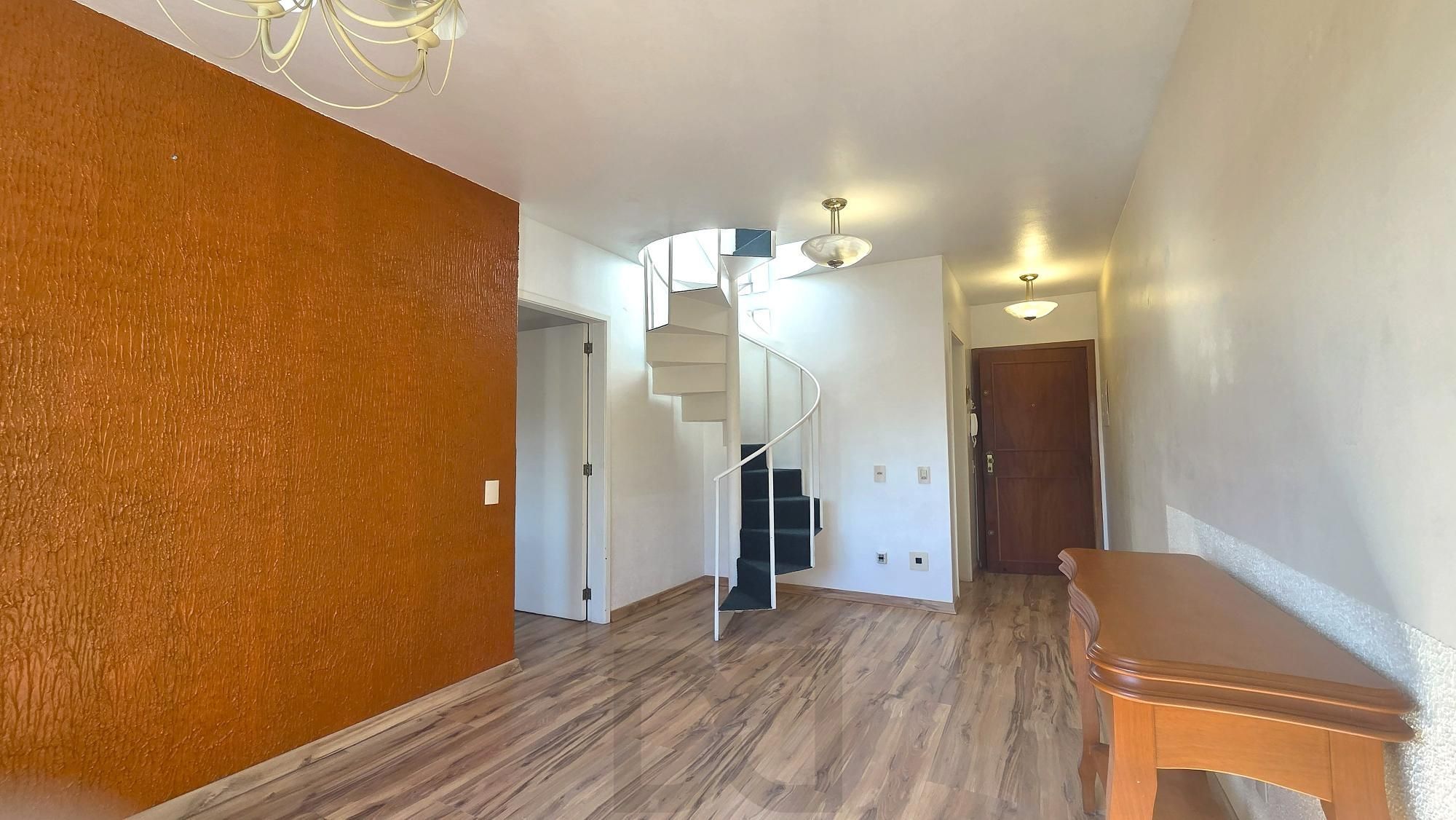 Excelente cobertura com 154m² de área privativa, 2 dormitórios e 1 vaga de garagem, localizada no bairro Menino Deus. — foto 3