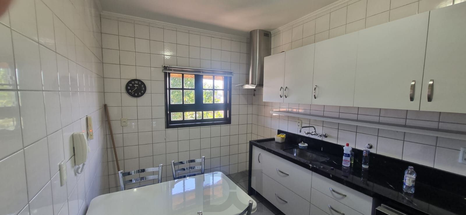 Ótima Residência com 3 dormitórios sendo 1suíte, no Bairro Ipanema. — foto 25