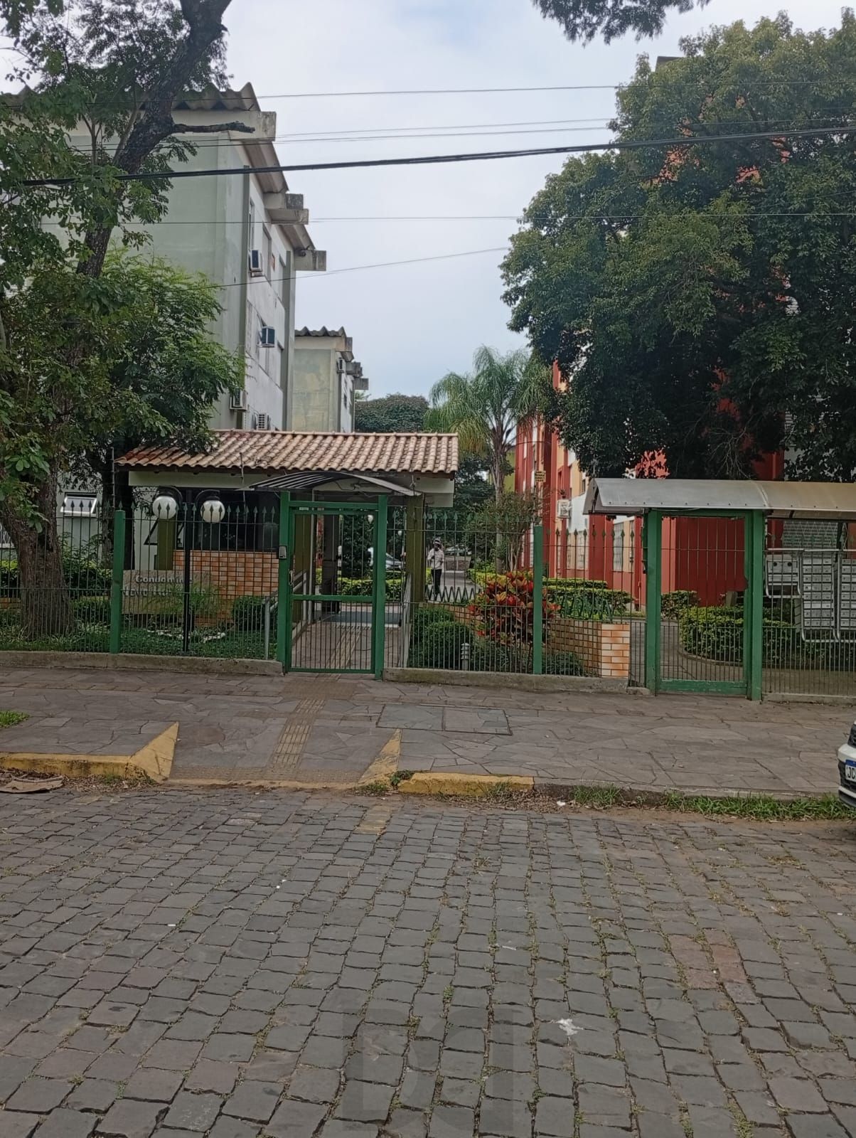 Amplo apartamento 02 dormitórios, no Bairro Vila Nova. — foto 1
