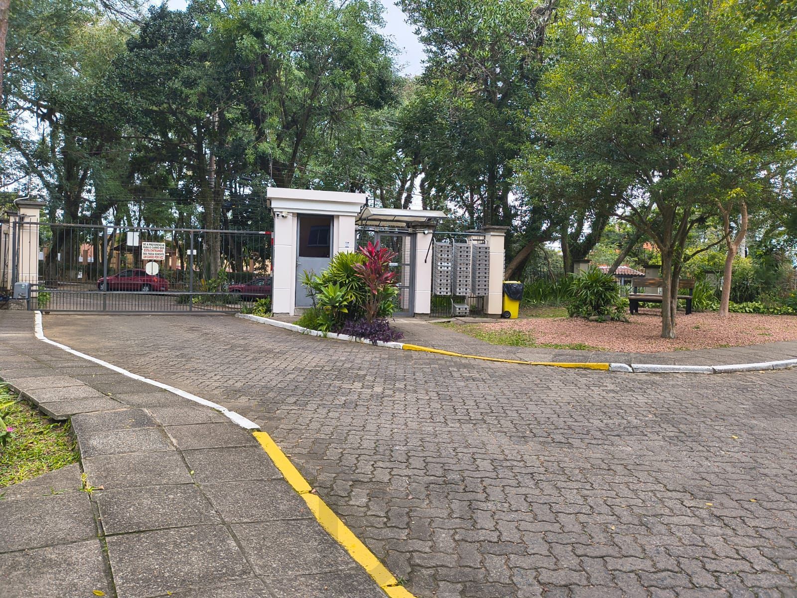 Excelente apartamento com 3 dormitórios c/ 88m² no Bairro Guarujá. — foto 18