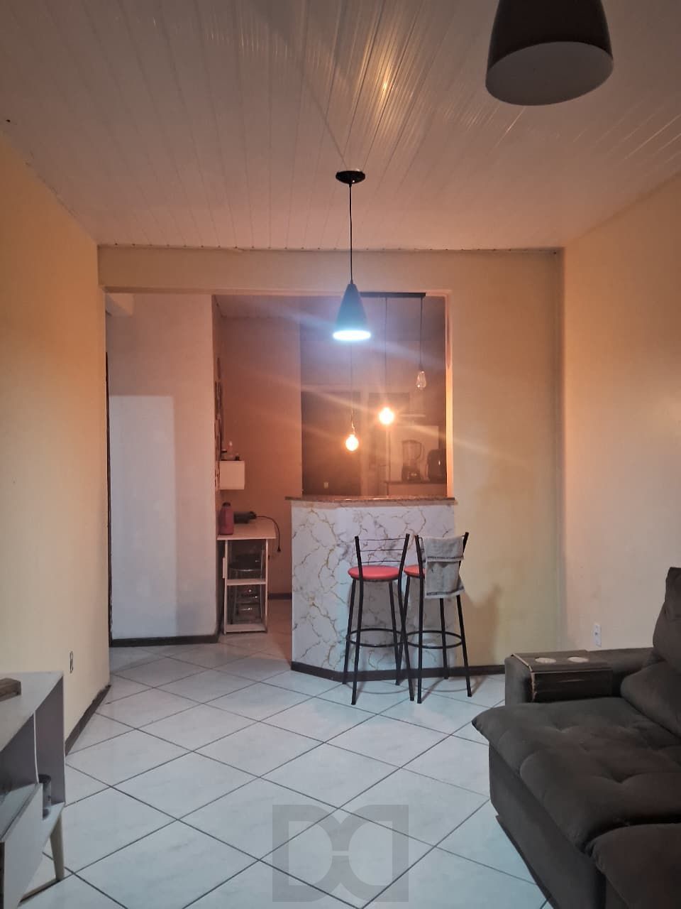 Casa com 2 dormitórios com pátio e edícula. — foto 6