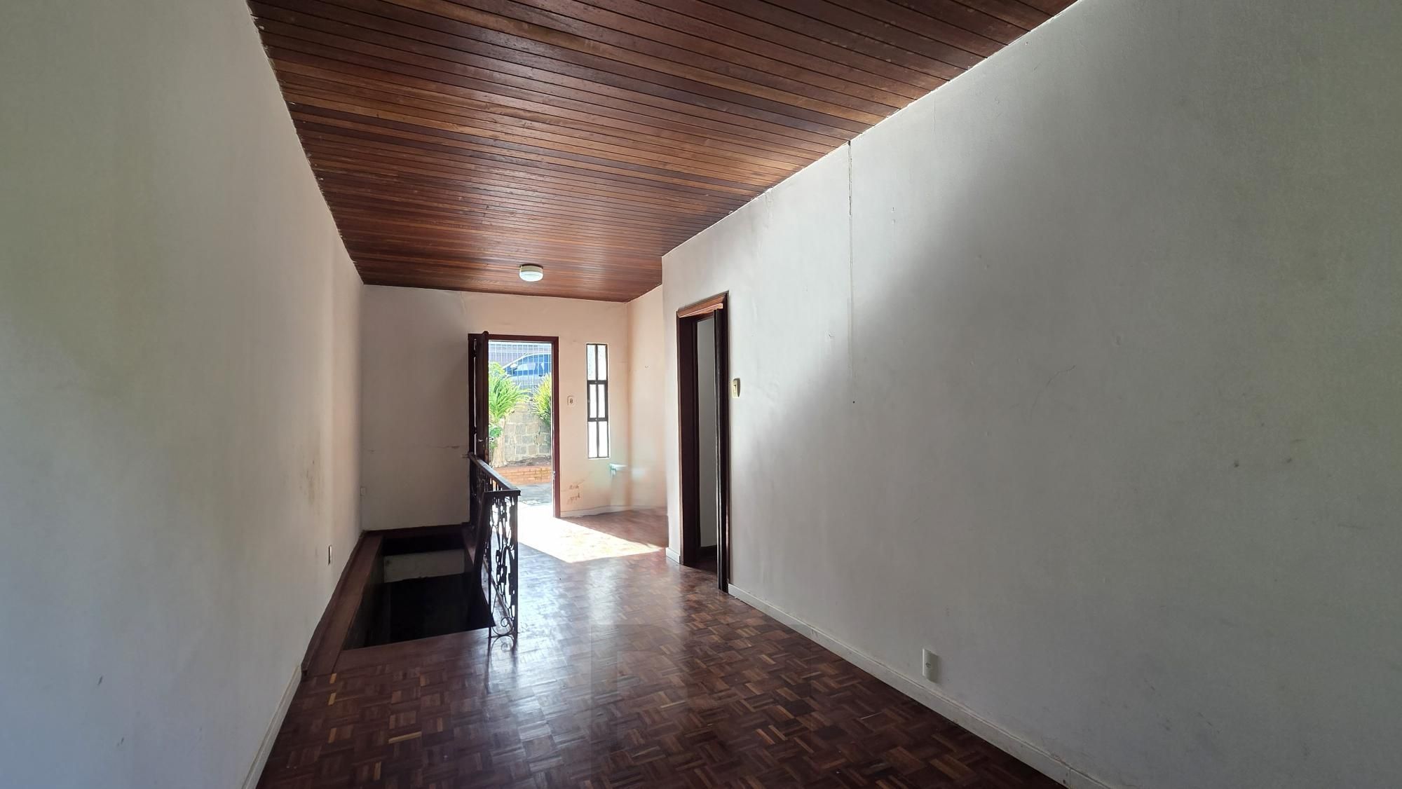 Excelente casa com 160 m² privativos, 4 dormitórios e garagem para 2 carros. — foto 5