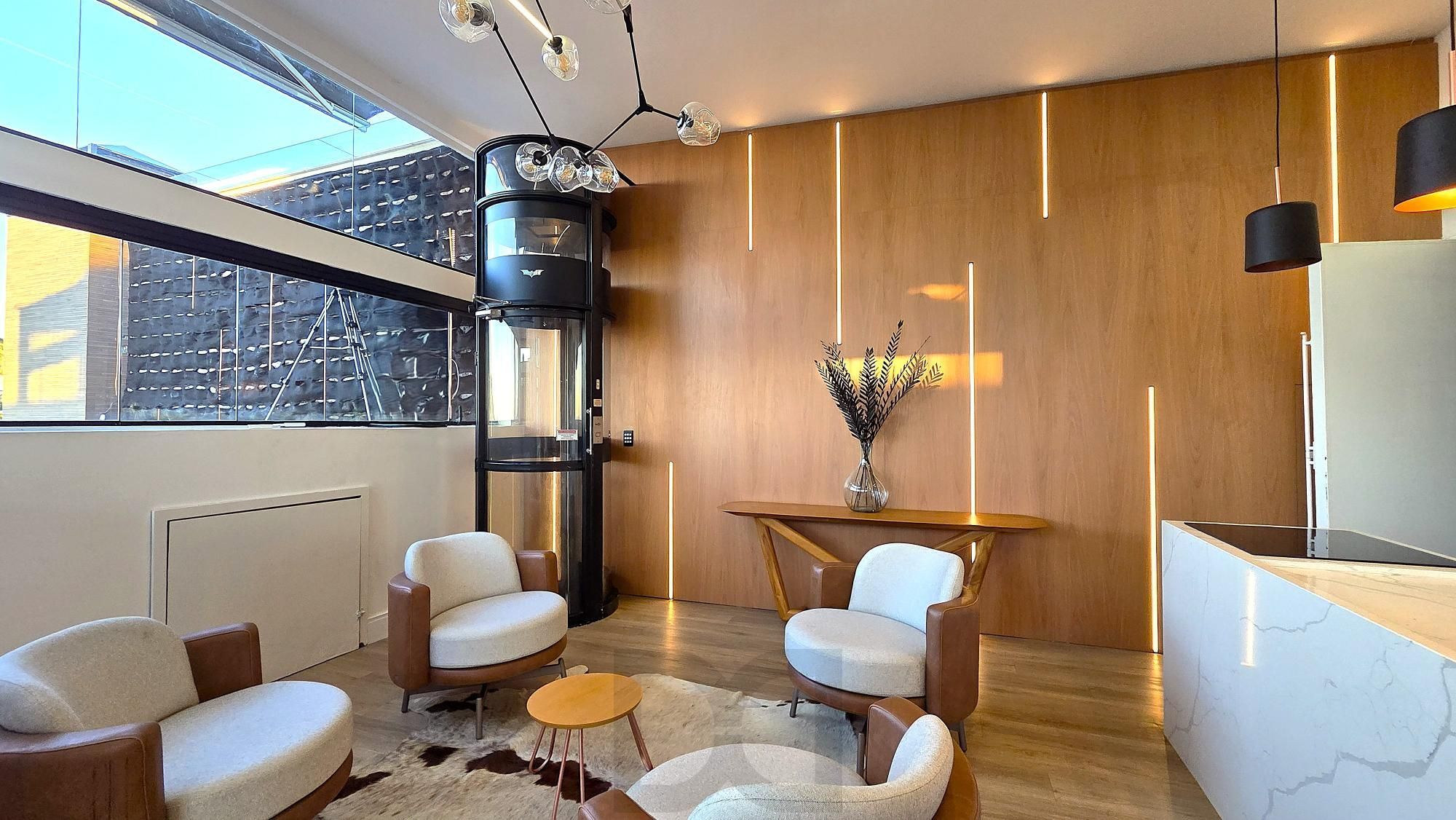 Cobertura de Alto Padrão com 357m2, 3 suítes e 3 vagas de garagem. Vista Permanente para o Guaíba | Porteira Fechada | Bairro Cristal. — foto 35