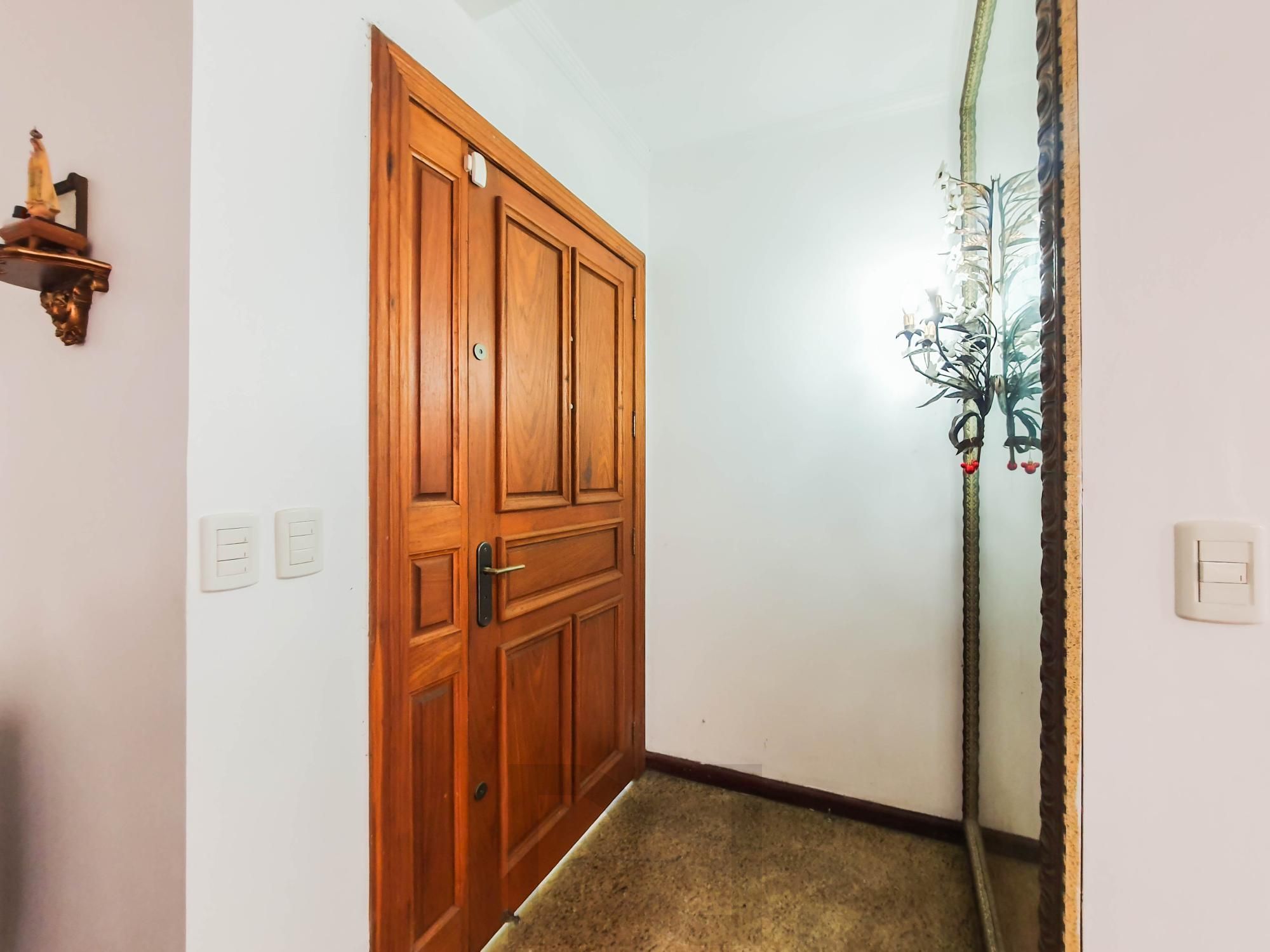 Linda e Ampla Casa com 4 dormitórios no Bairro Ipanema. — foto 3