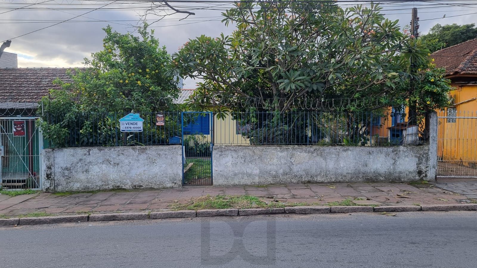 Casa no bairro Partenon, com 2 dormitórios. — foto 1