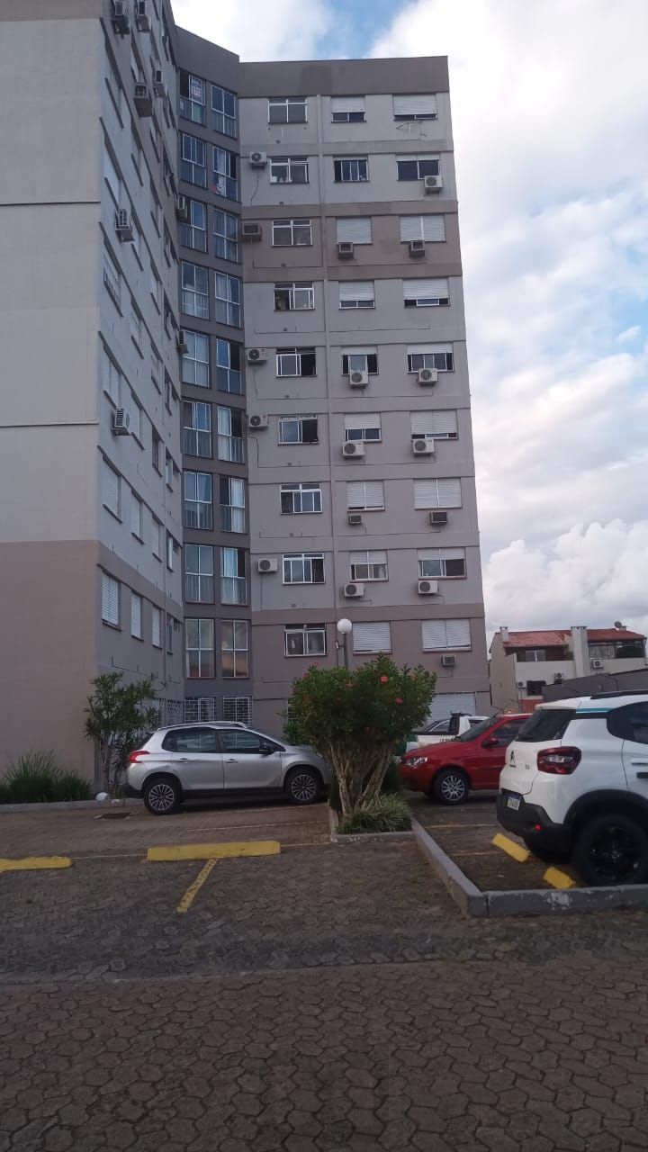 Apartamento no Bairro Cristal com 2 dormitórios. — foto 2