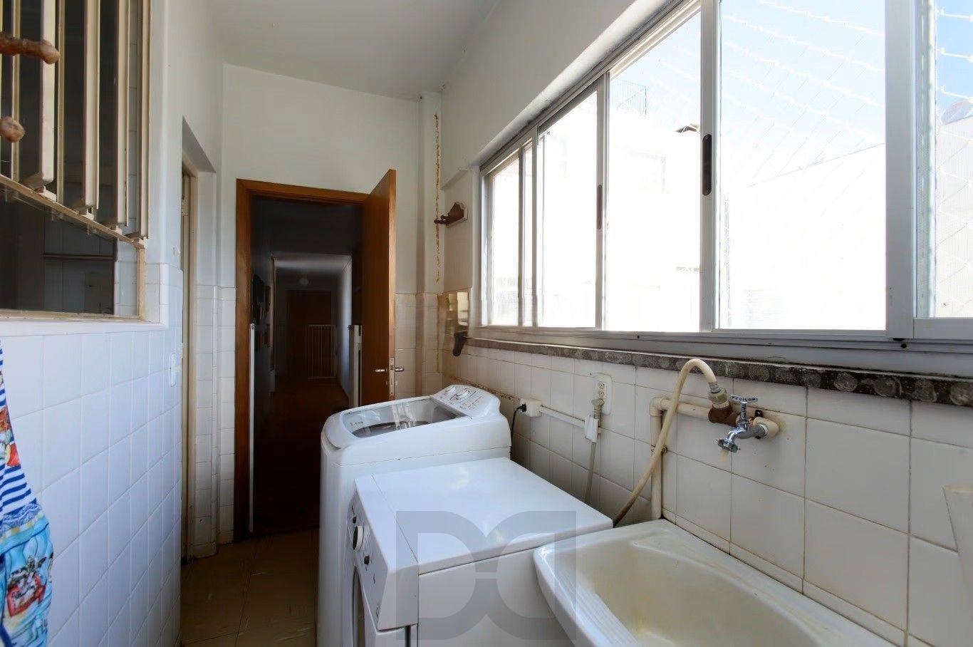 Amplo apartamento de 130m² privativos no Centro Histórico de Porto Alegre. — foto 10