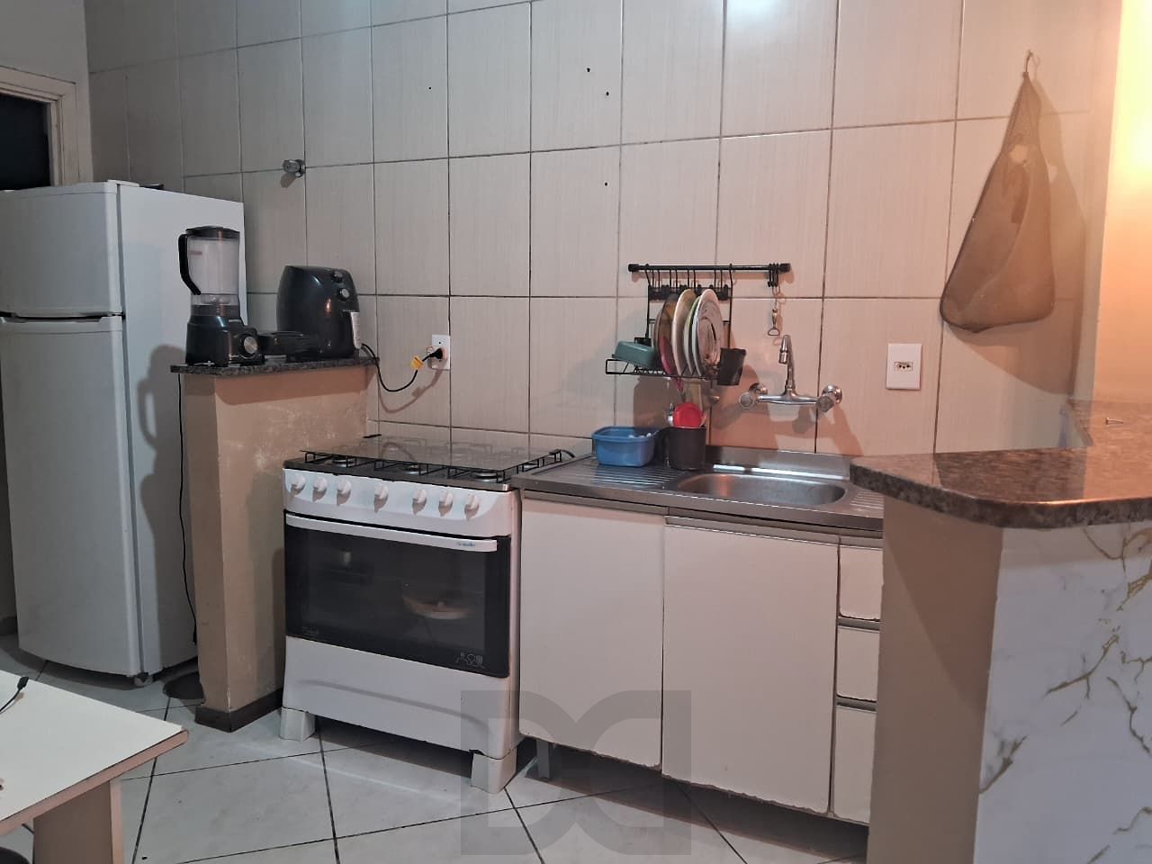 Casa com 2 dormitórios com pátio e edícula. — foto 19