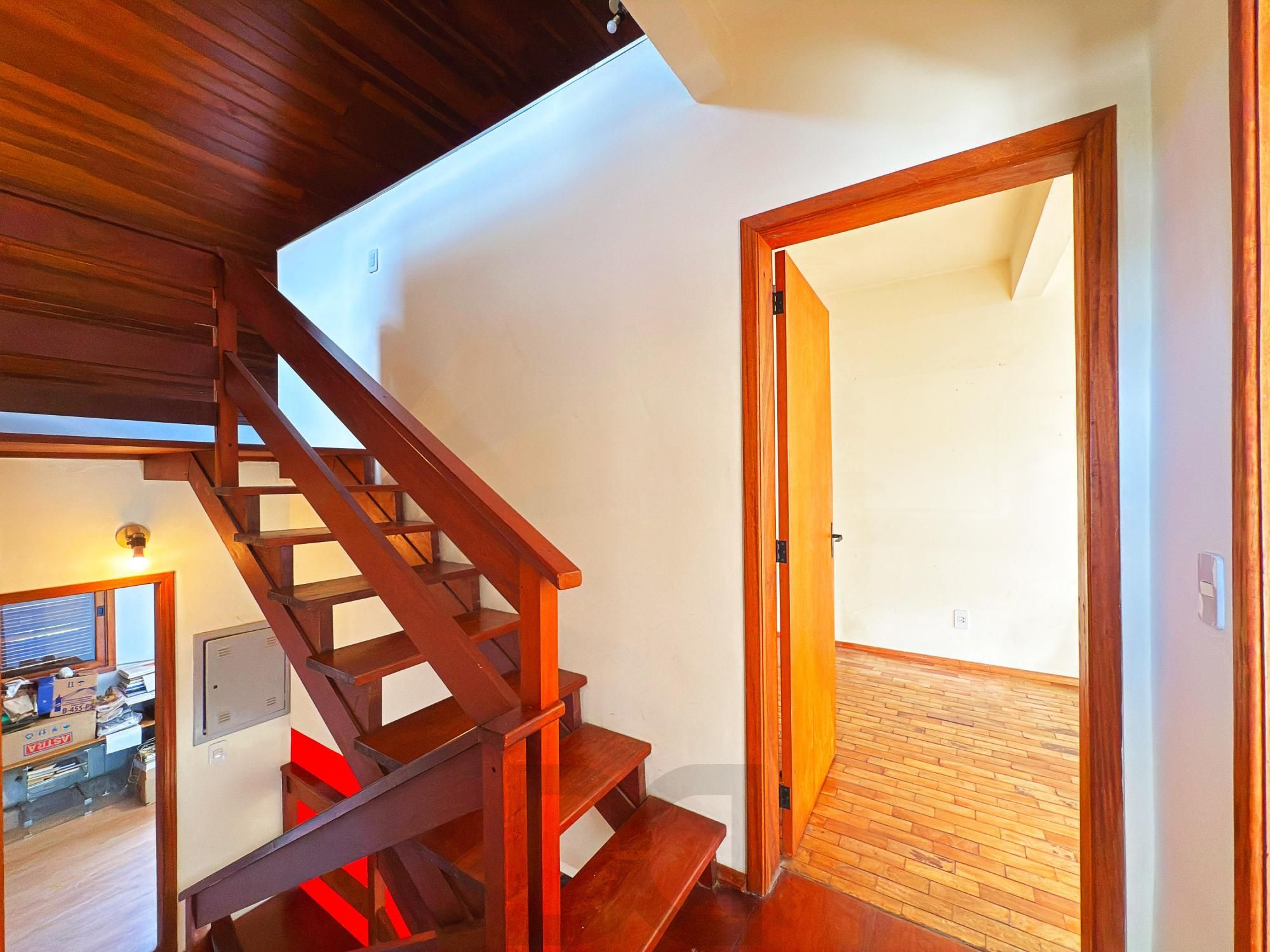 Casa em Condomínio  | 3 Dormitórios, Suíte, Lareira e Churrasqueira — foto 14