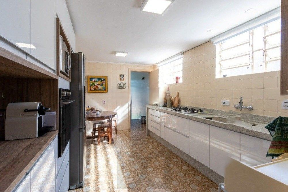 Excelente casa com 5 dormitórios, 2 suítes, 3 vagas de garagem e uma vista perene para o por do sol no Guaiba. — foto 26