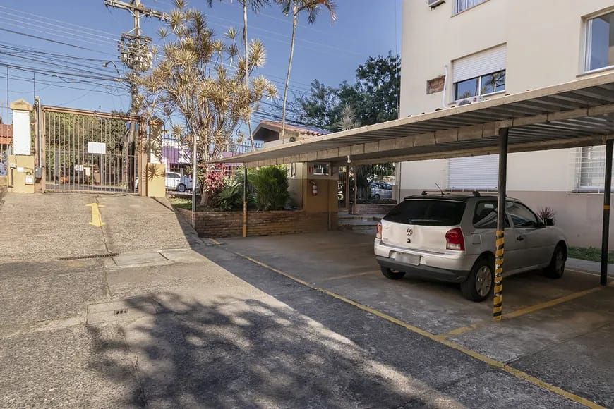 Apartamento de 2 quartos, no Bairro Tristeza, semi-mobiliado, com vaga escriturada. — foto 3