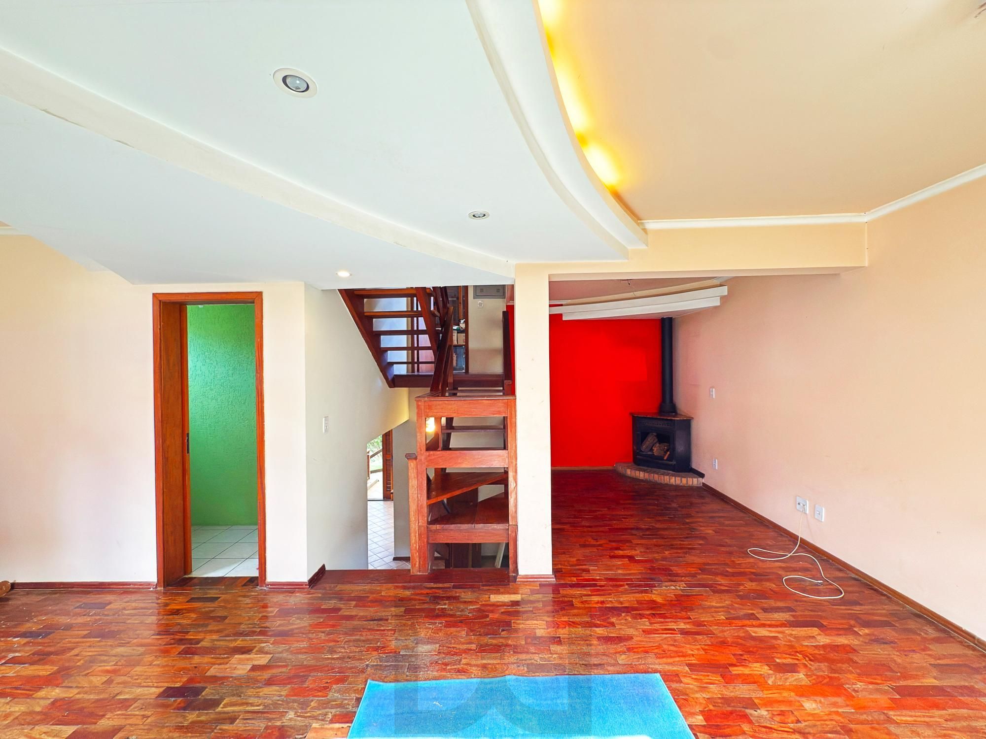 Casa em Condomínio  | 3 Dormitórios, Suíte, Lareira e Churrasqueira — foto 28