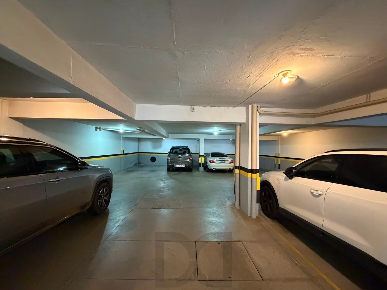 Sala comercial, com 01 banheiro 25,43 de área privativa. Bairro Petrópolis. — foto 10