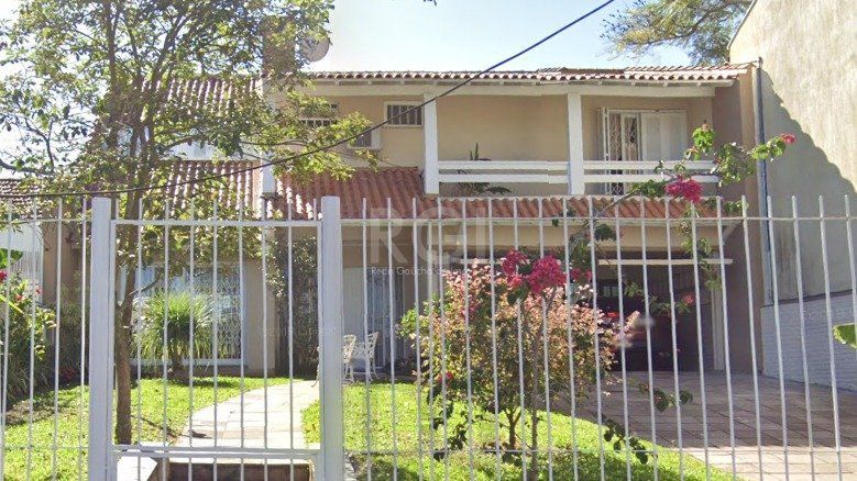 Casa em Porto Alegre, no bairro Jardim Isabel, com 4 dormitório(s), e 4 banheiro — foto 1