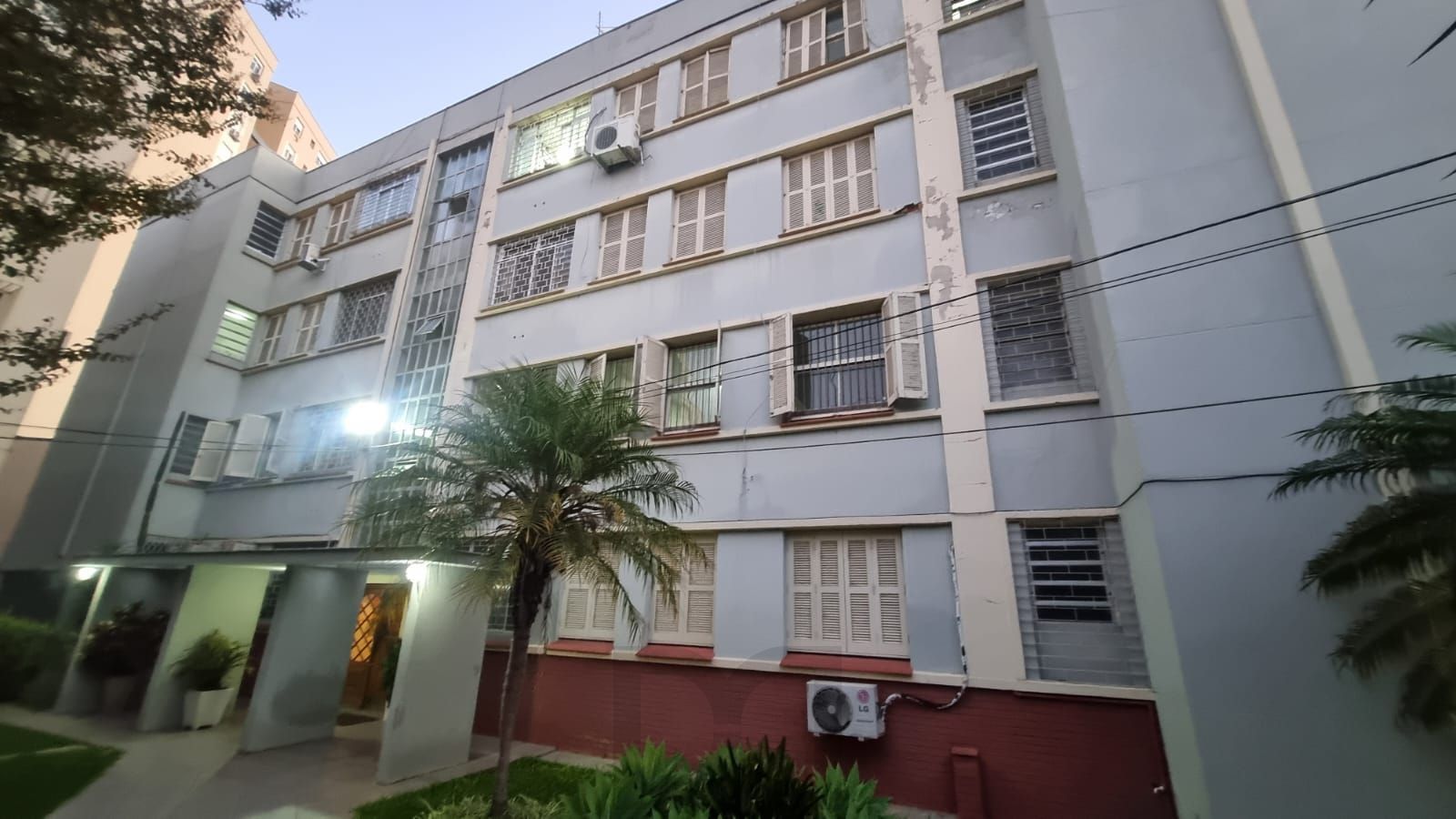 Ótimo apartamento 2 dormitórios. — foto 2