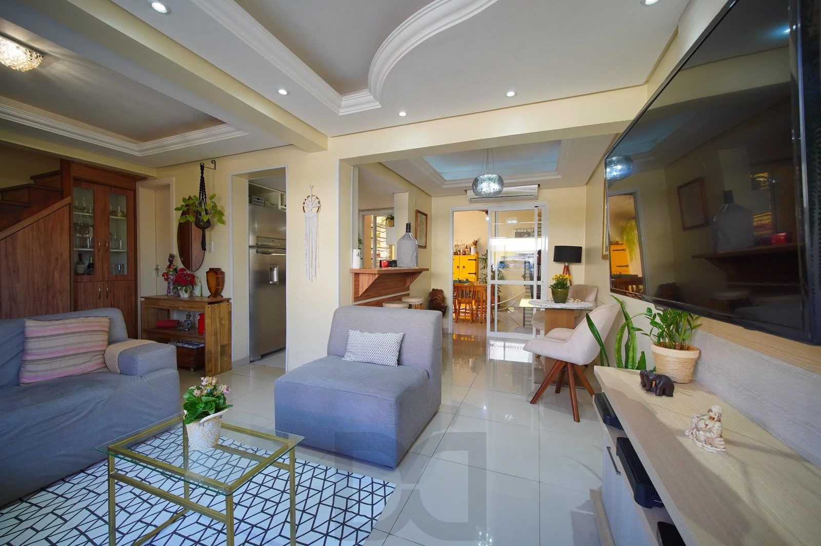 Casa em Condomínio com 3 Dormitórios, 137 m² e 2 Vagas na Zona Sul de PoA. — foto 2