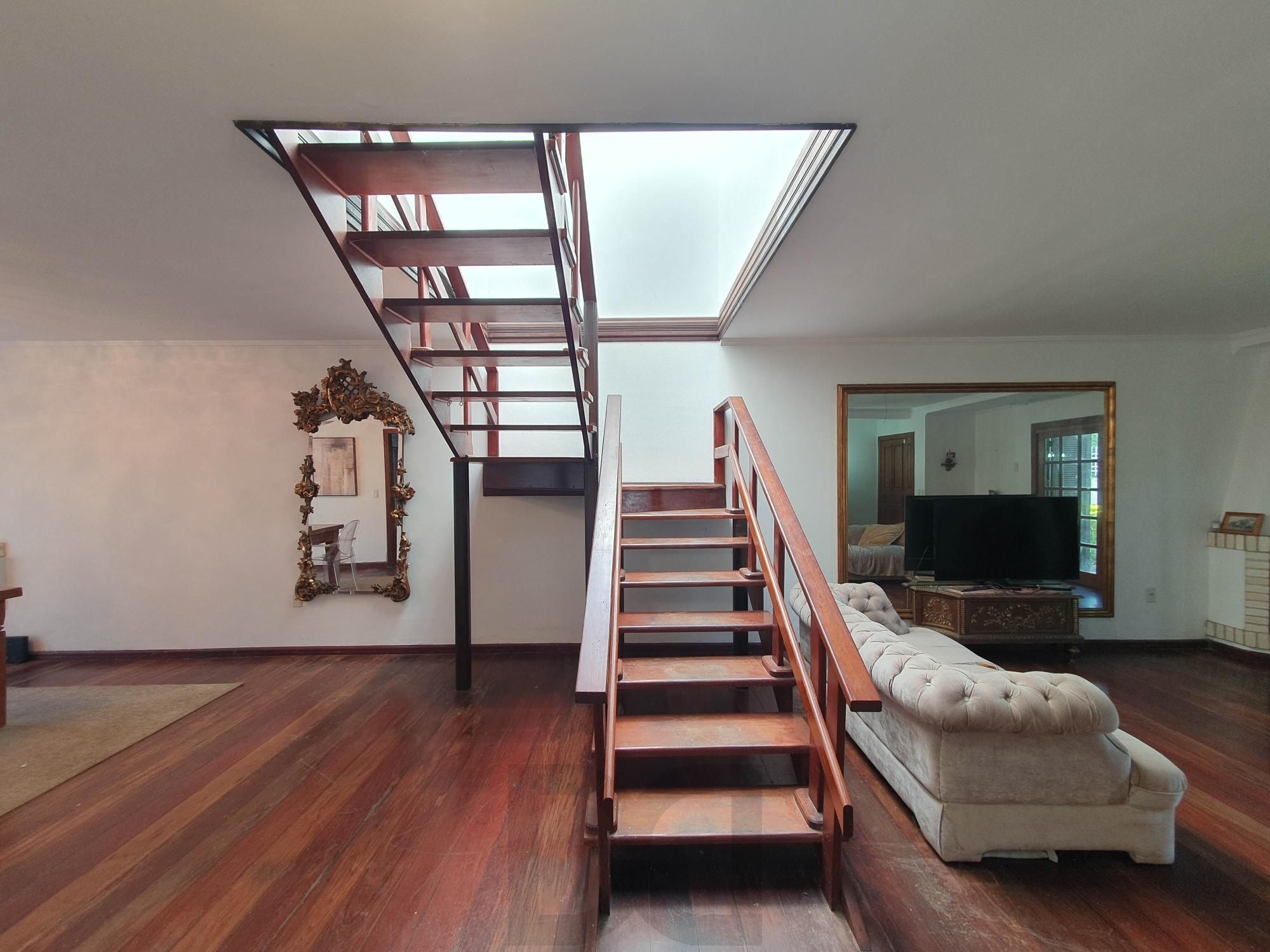 Linda e Ampla Casa com 4 dormitórios no Bairro Ipanema. — foto 6