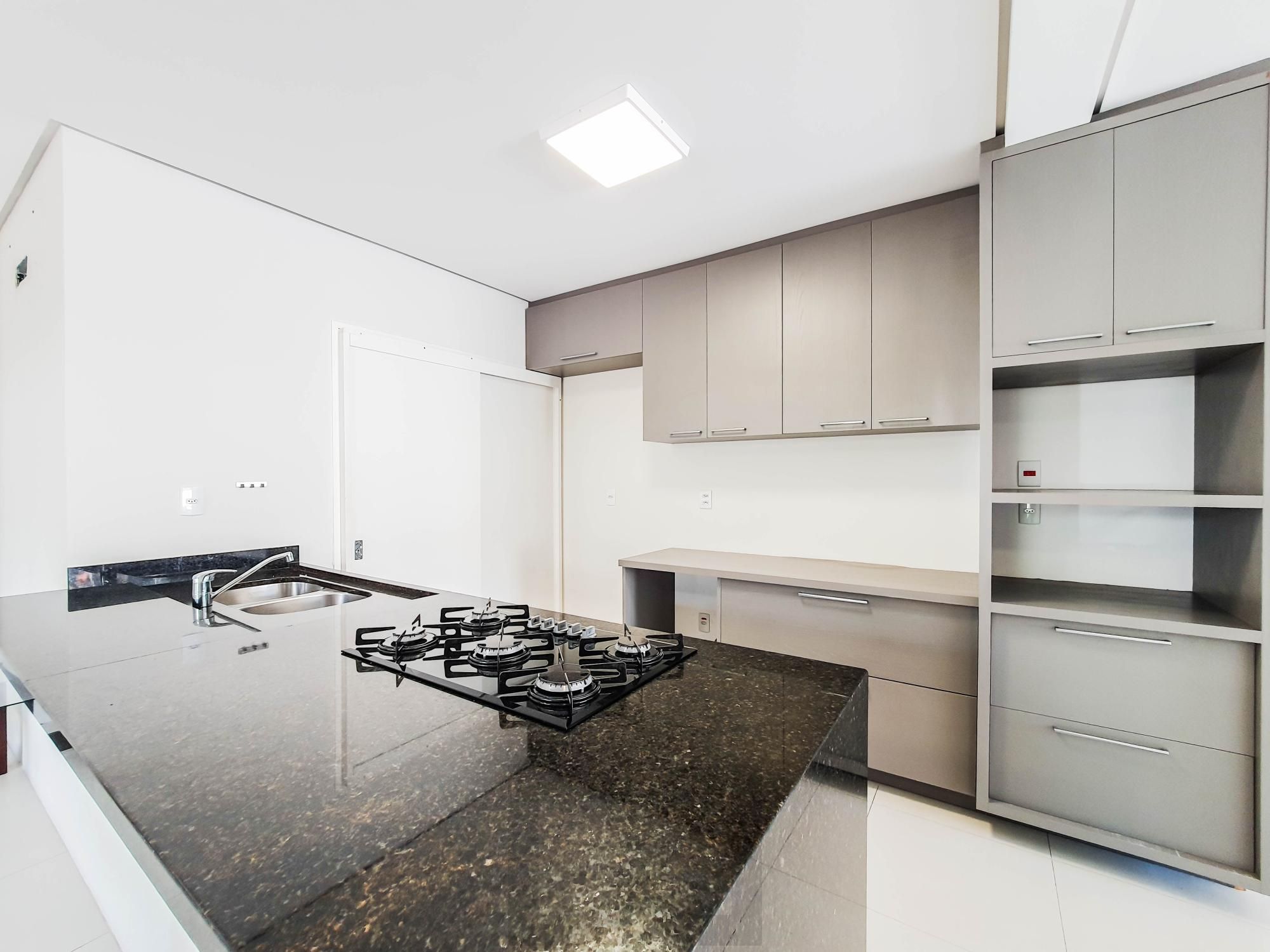 Linda casa condomínio, 3 suítes, piscina, 3 vagas cobertas. — foto 15