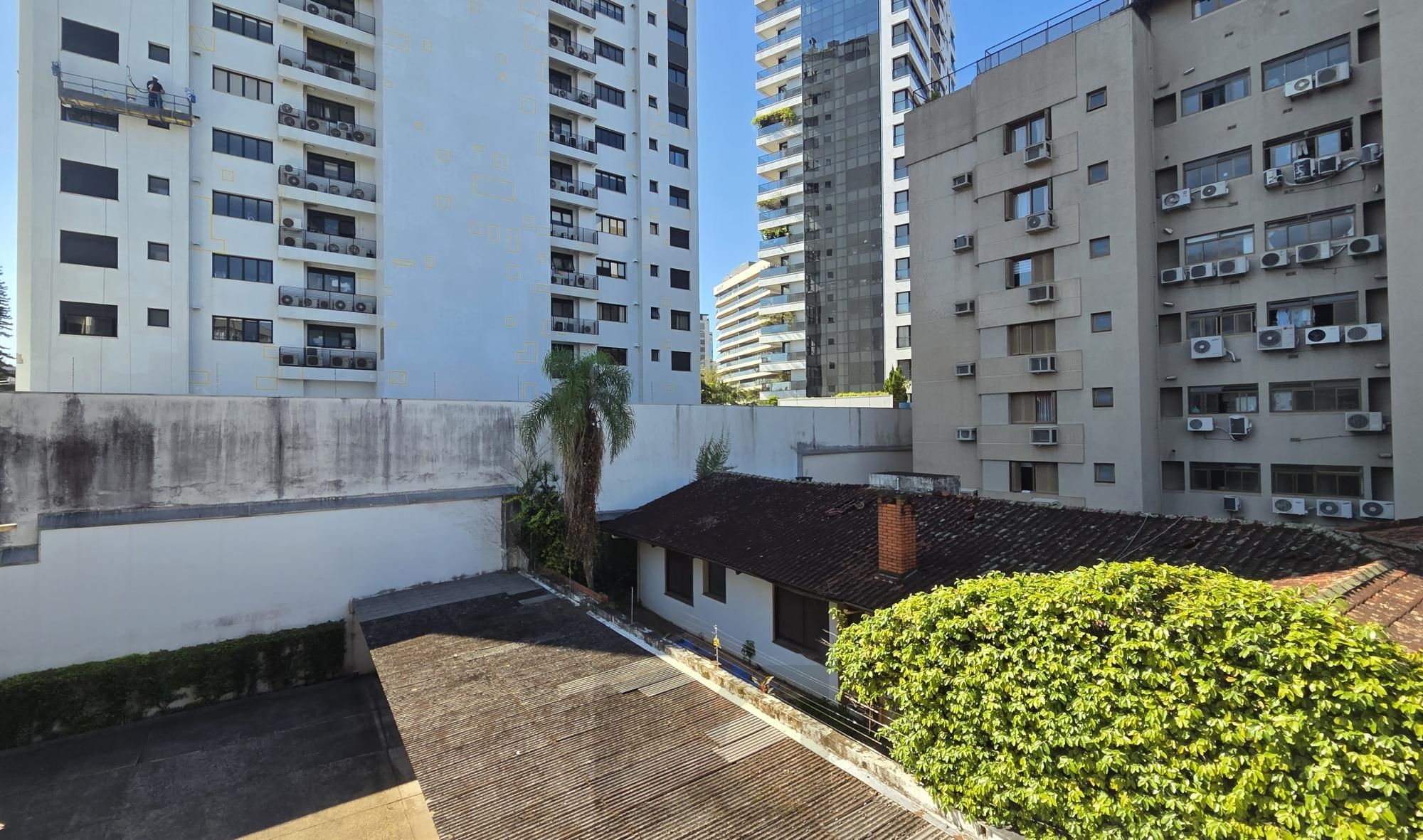 Excelente apartamento em localização privilegiada, na Avenida Dr. Nilo Peçanha com 2 dormitórios, 2 banheiros e 1 vaga de garagem. — foto 3