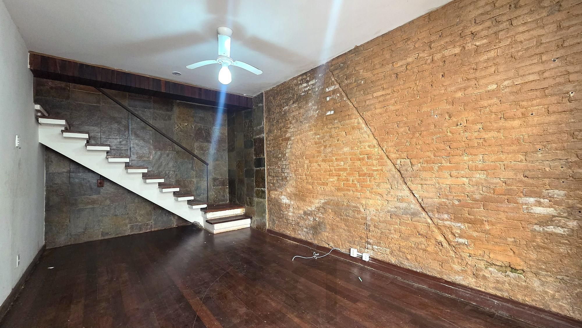 Excelente casa com 160 m² privativos, 4 dormitórios e garagem para 2 carros. — foto 11