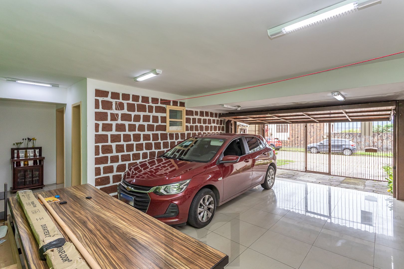 Excelente casa de dois pavimentos no bairro Ipanema, com 238m² de área privativa, 4 dormitórios, 1 suíte e 2 vagas de garagem. — foto 45
