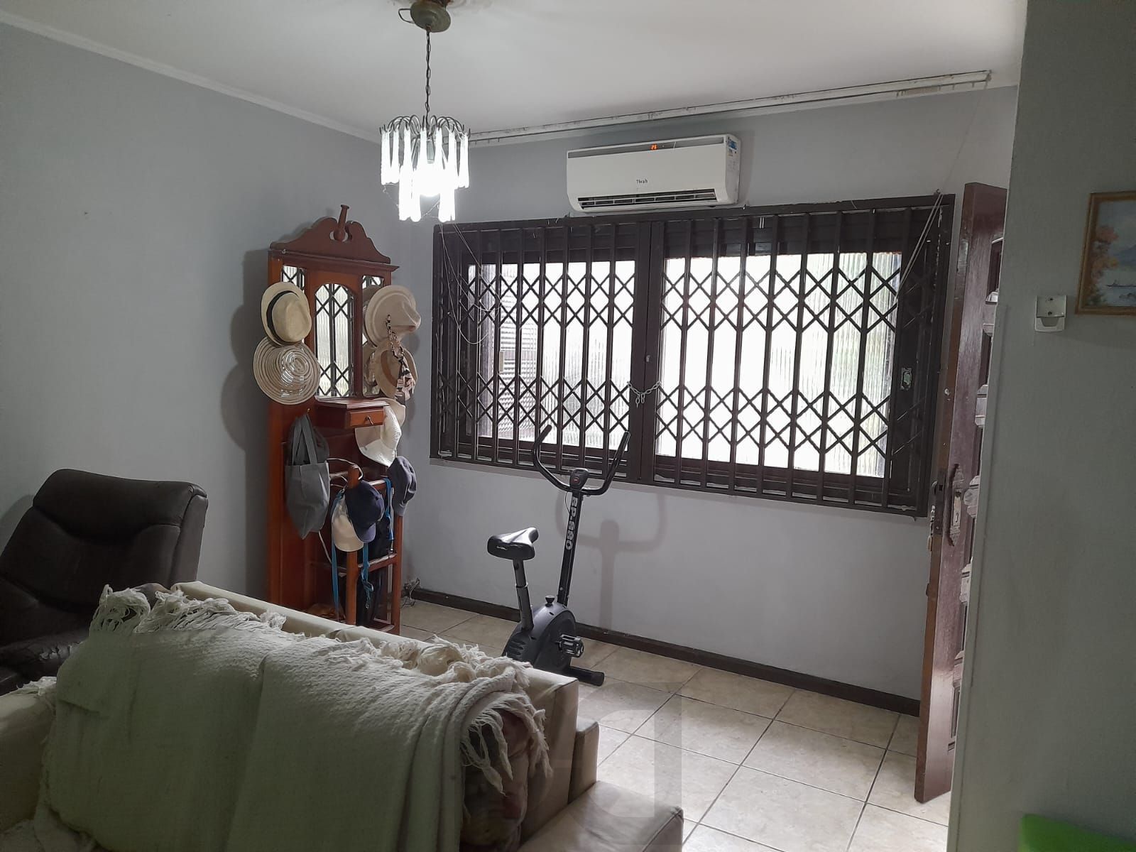 Casa com 3 dormitórios com suite.