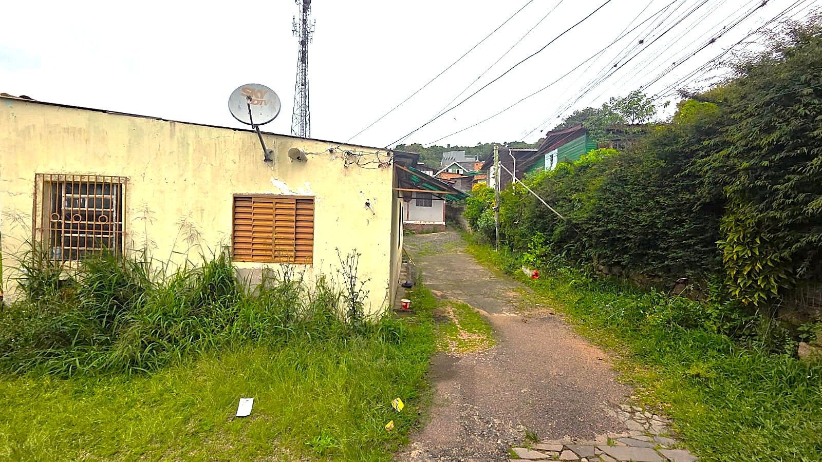 Excelente terreno com 2.100 m² de área, situado em uma das regiões mais valorizadas do bairro Tristeza, na parte alta da Rua Padre João Batista Reus. — foto 6