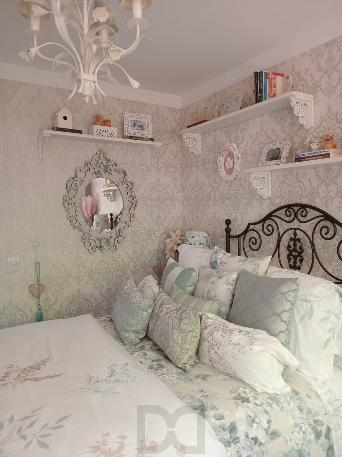 Ótimo apartamento Garden, 3 dormitórios, 1 suíte, lareira, sacada, no bairro Cristal. — foto 16