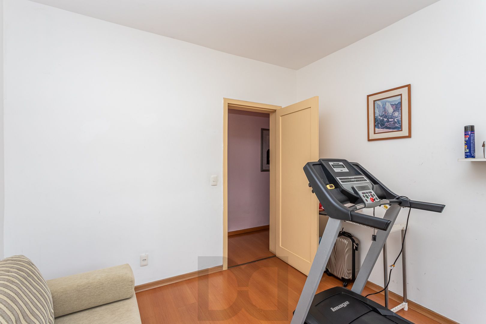 Excelente casa de dois pavimentos no bairro Ipanema, com 238m² de área privativa, 4 dormitórios, 1 suíte e 2 vagas de garagem. — foto 24