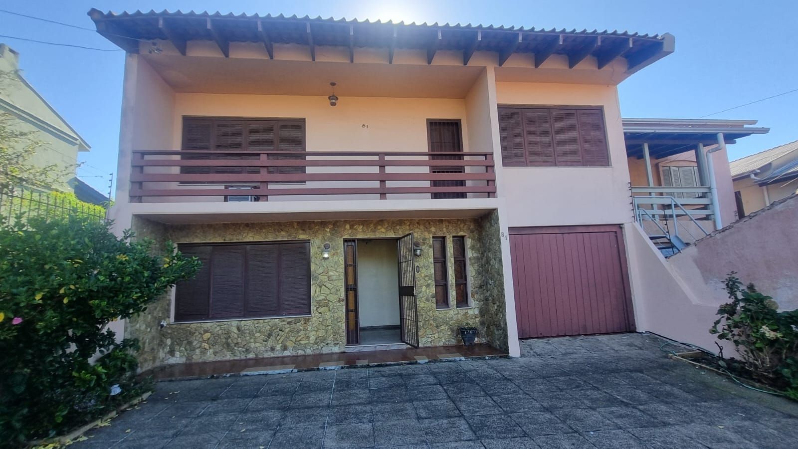 Ótima Residência com 5 dormitórios e 2 suítes. Bairro Santa Tereza. — foto 1
