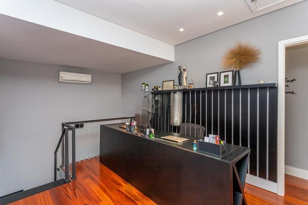 Casa em condomínio no Bairro Pedra Redonda de Alto Padrão construtivo. — foto 13