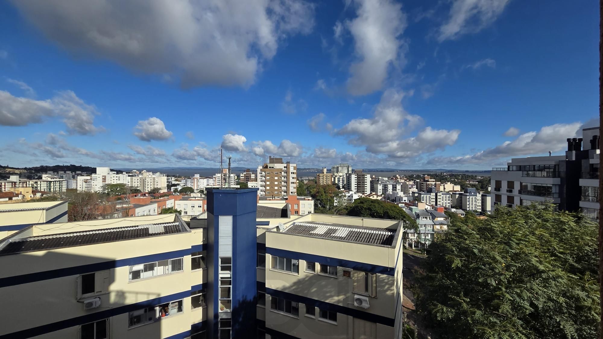 Belíssima cobertura com 153m2 de área privativa, com 3 dormitórios, um suíte e uma vaga de garagem. — foto 11