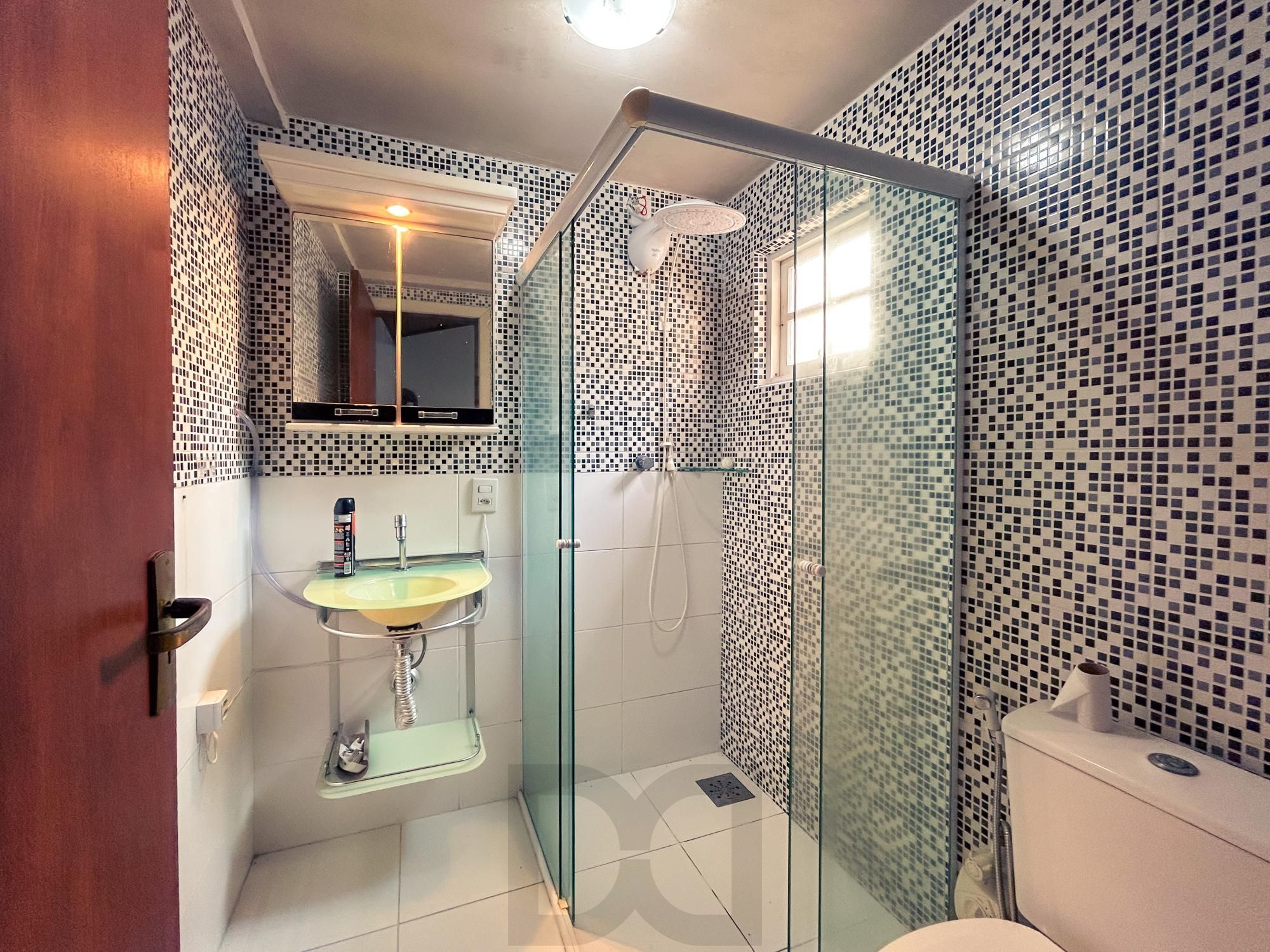 " Oportunidade" Linda Casa com 4 dormitórios, piscina, lareira e Salão de festas semimobiliada  Bairro Vila assunção — foto 26