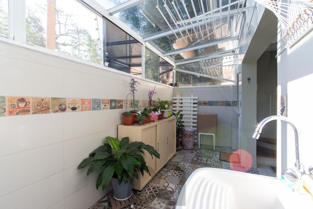 Casa em condomínio, com 3 quartos, com suíte, 2 vagas cobertas, churrasqueira, no Bairro Nonoai. — foto 14