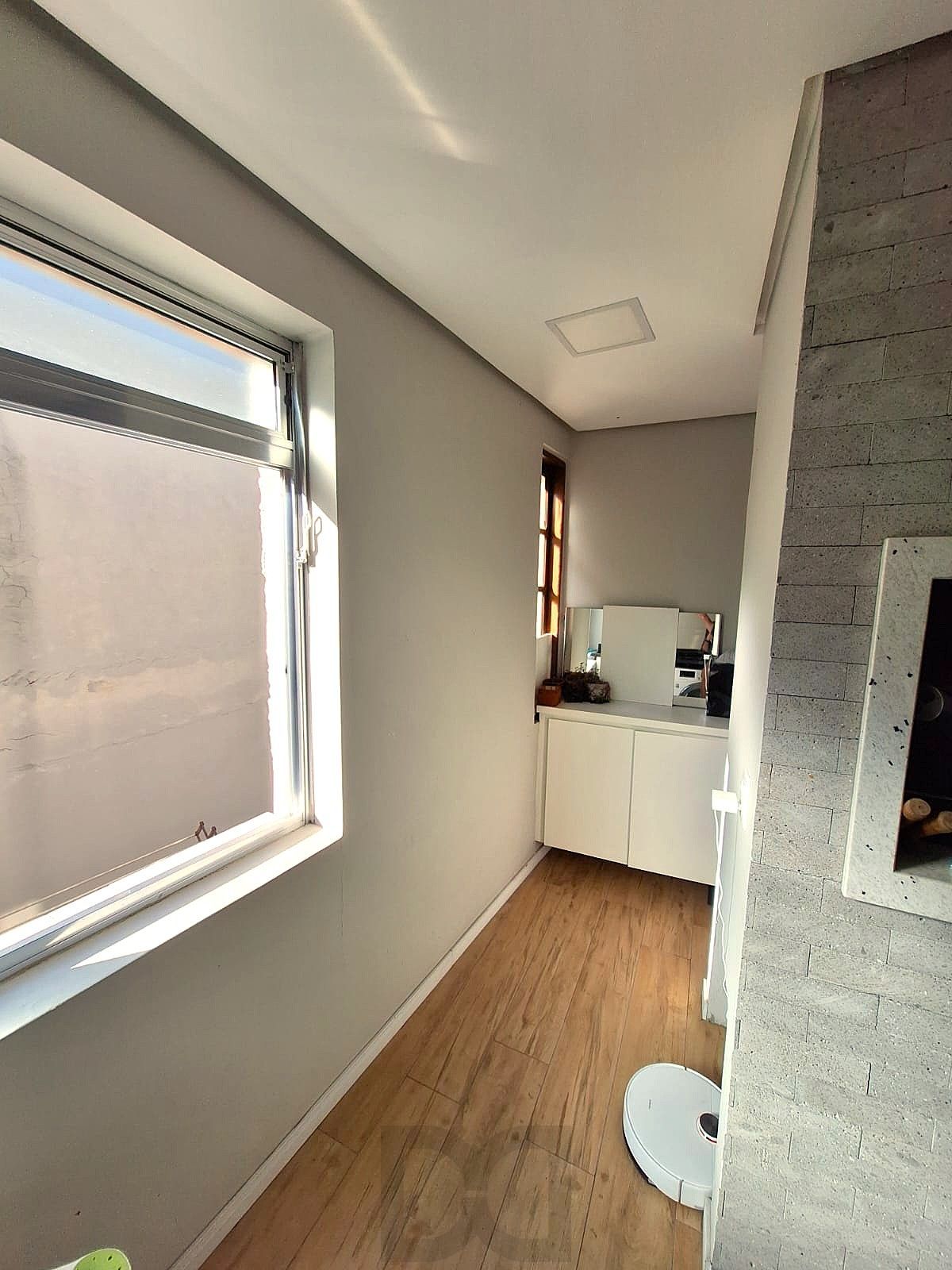 Excelente apartamento no bairro Menino Deus, com 3 dormitórios, transformado em 2 dormitórios, sendo 1 suíte e 1 vaga de garagem. — foto 24