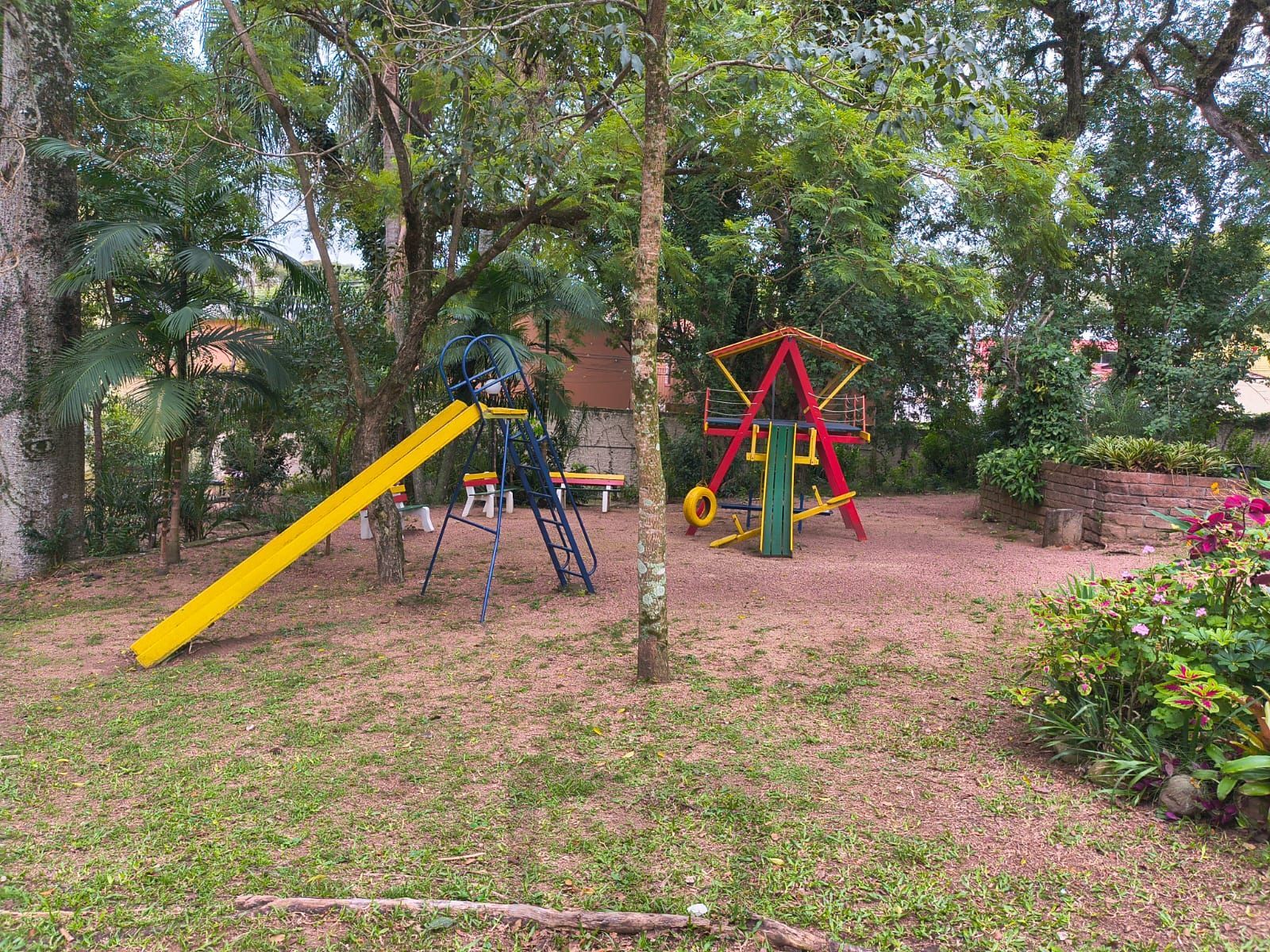 Excelente apartamento com 3 dormitórios c/ 88m² no Bairro Guarujá. — foto 13