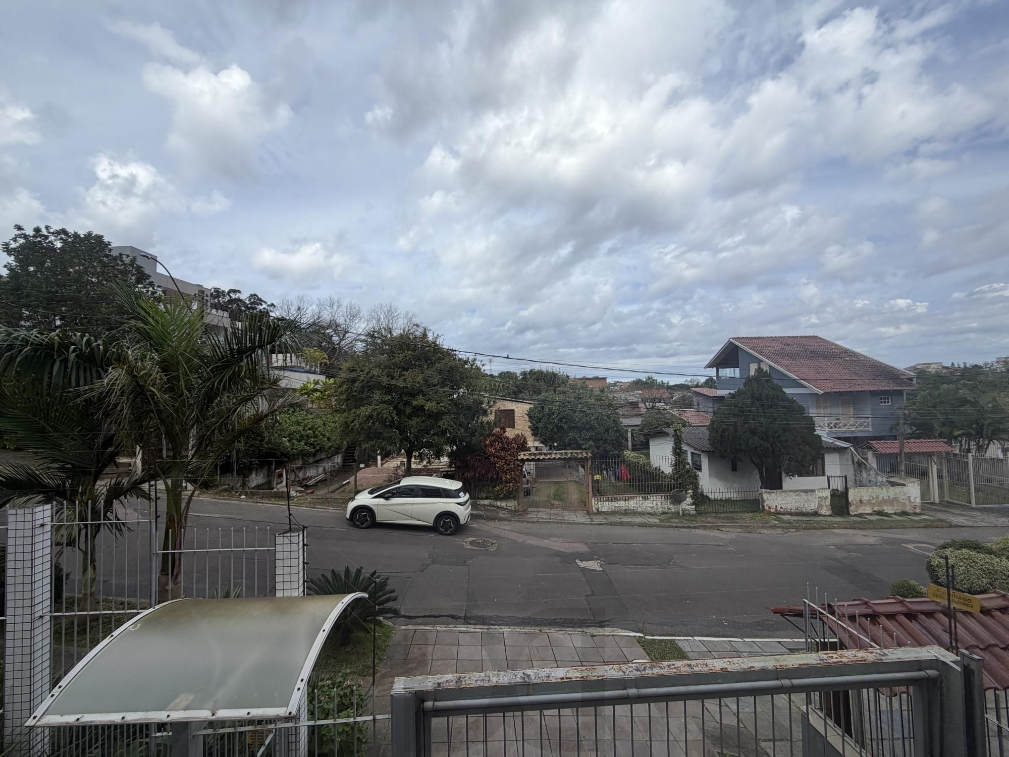 Apartamento Garden com 2 dormitórios, sendo 1 suíte, churrasqueira e lareira, 2 vagas de garagem cobertas. — foto 8