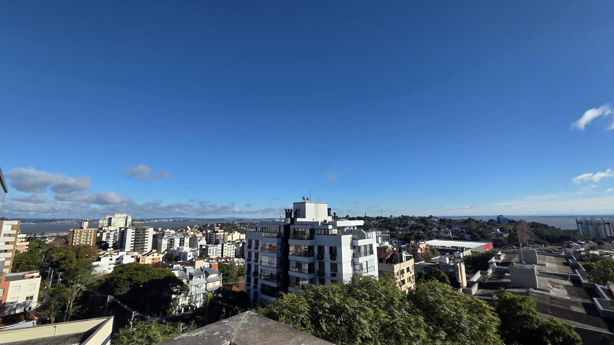 Belíssima cobertura com 153m2 de área privativa, com 3 dormitórios, um suíte e uma vaga de garagem. — foto 21
