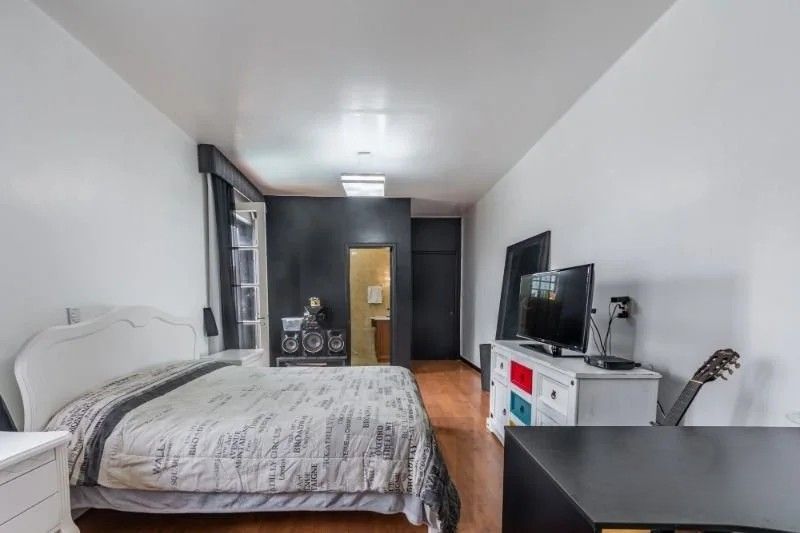 Belíssima casa de esquina, em estilo colonial com 277m2 de área privativa, terreno com 1014m2, 4 dormitórios e 3 suítes. — foto 22