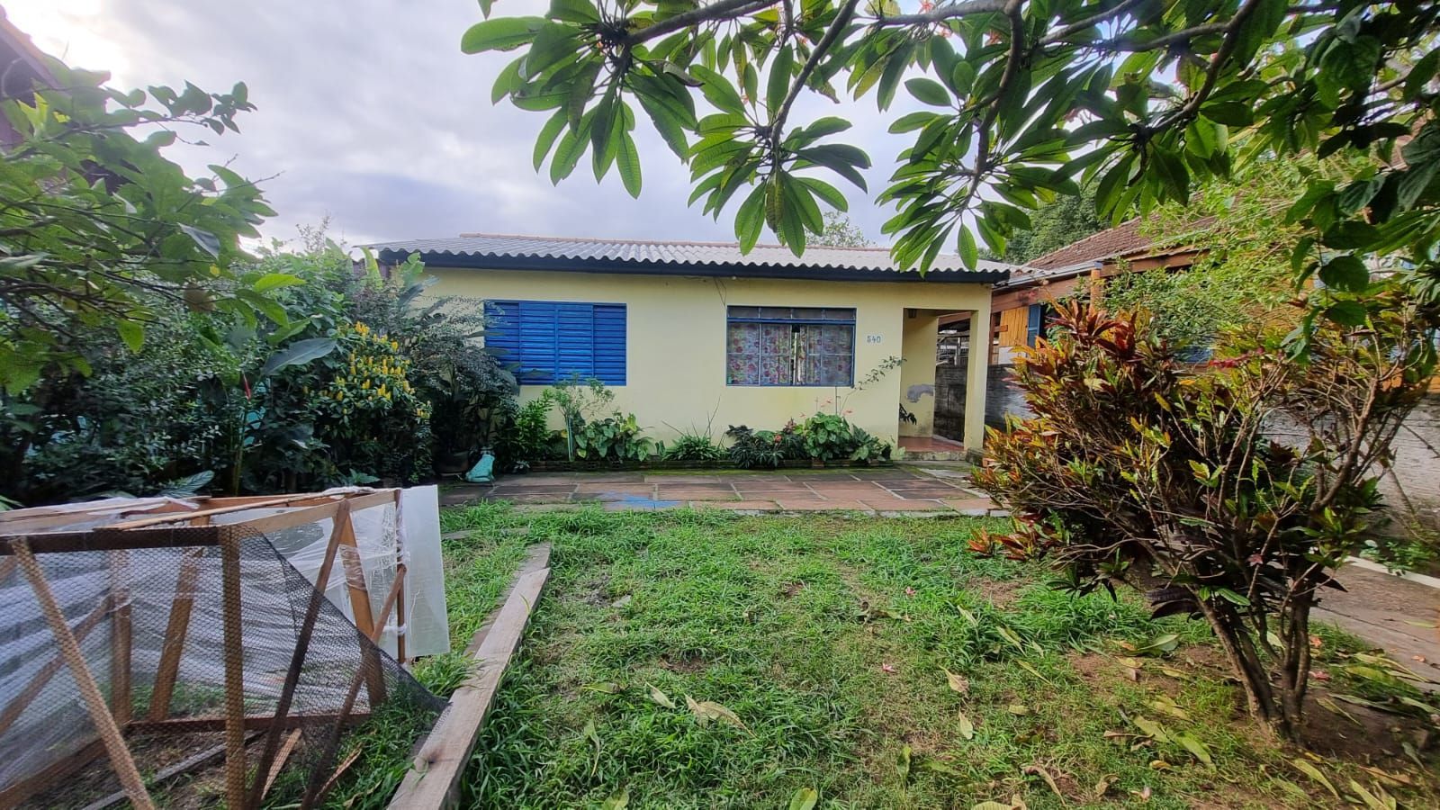 Casa no bairro Partenon, com 2 dormitórios. — foto 6